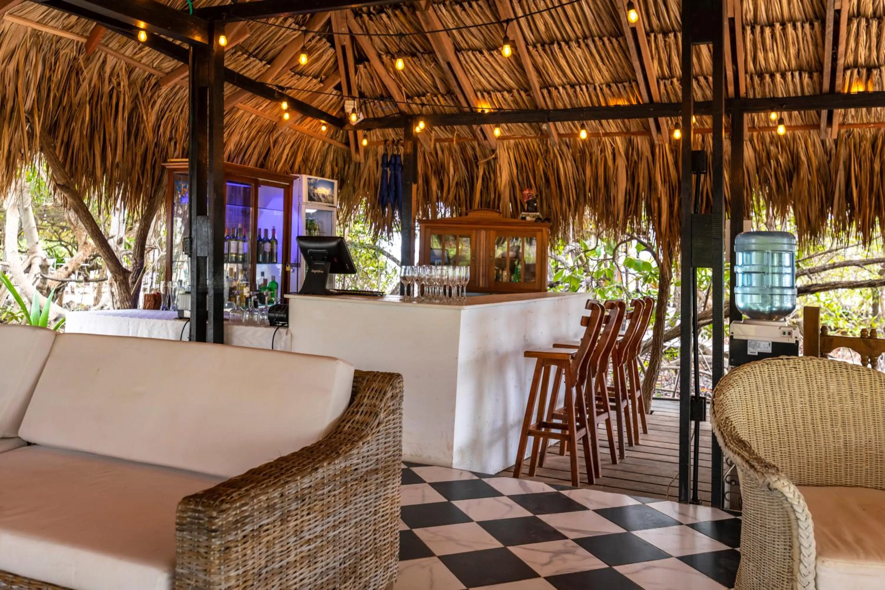 Restaurant/places to eat in Hotel Coralina Island