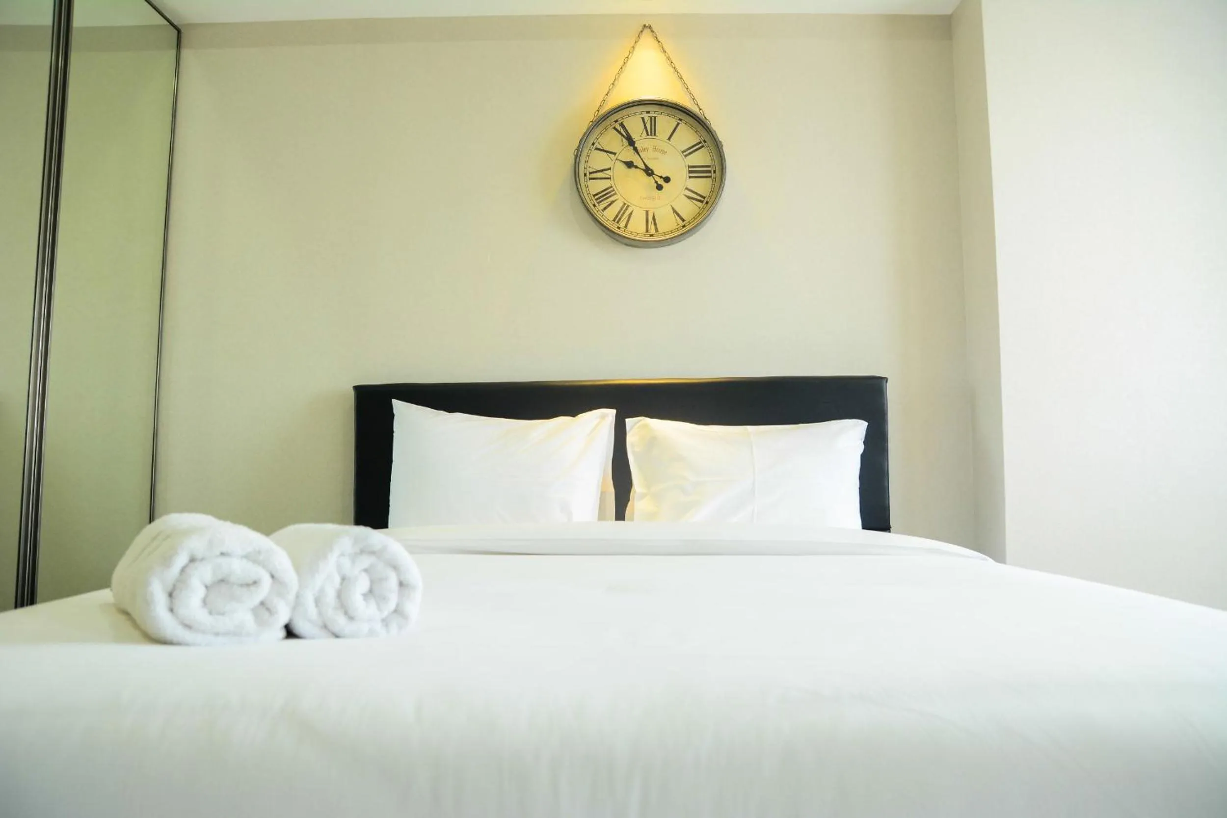 Sophisticated Studio at The Oasis Apartment By Travelio