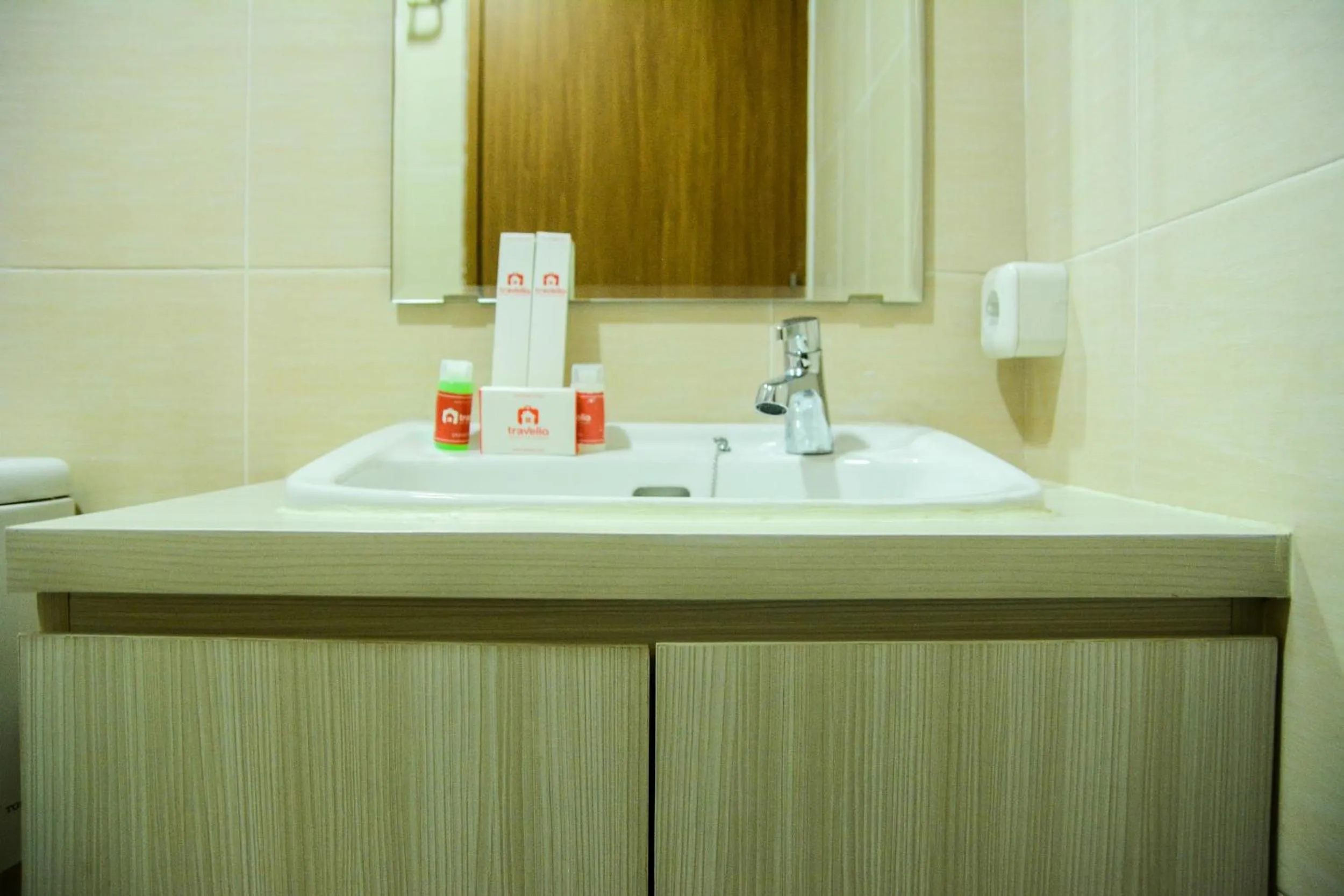 Sophisticated Studio at The Oasis Apartment By Travelio