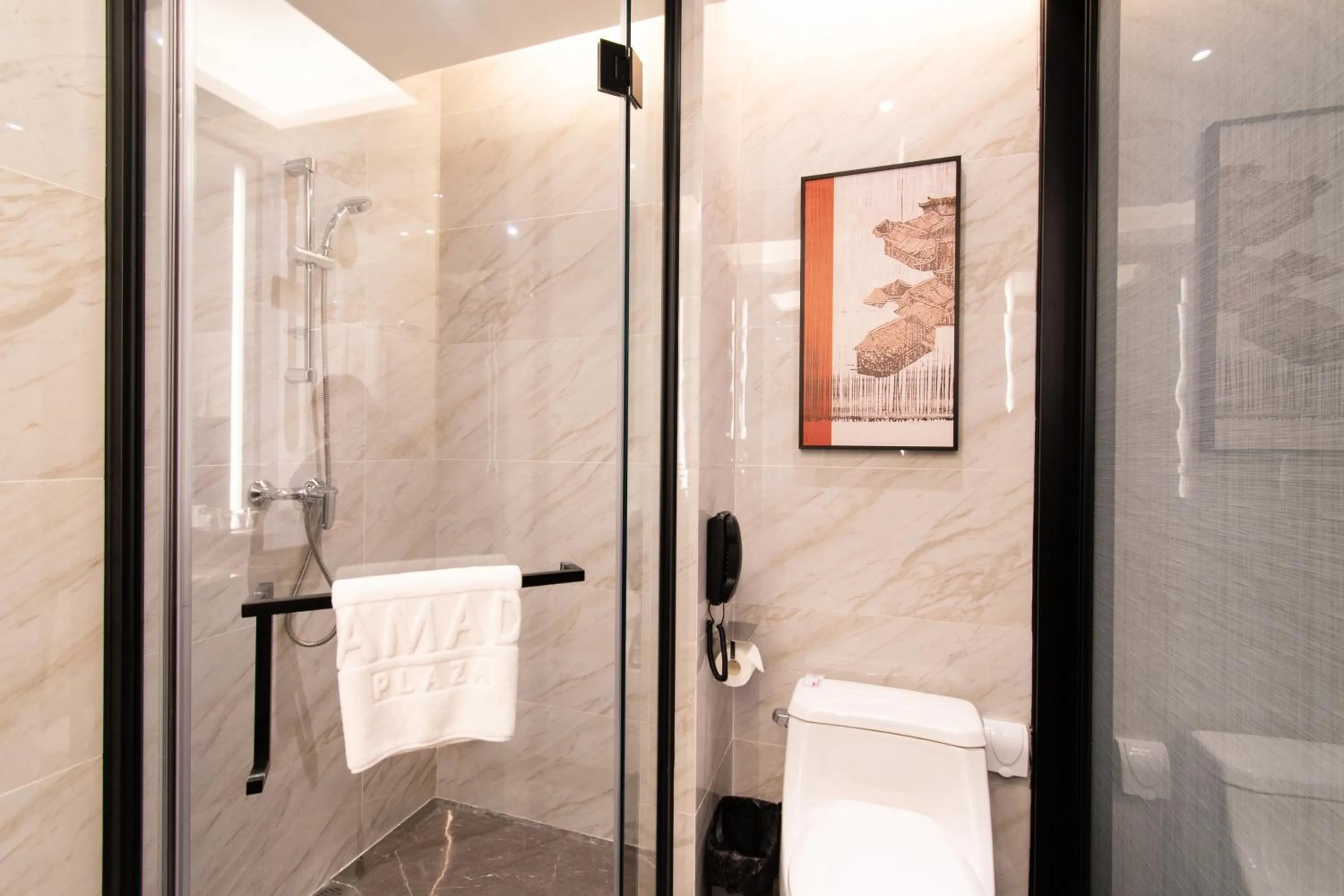 Bathroom in Ramada Plaza Wyndham Wenzhou Cangnan