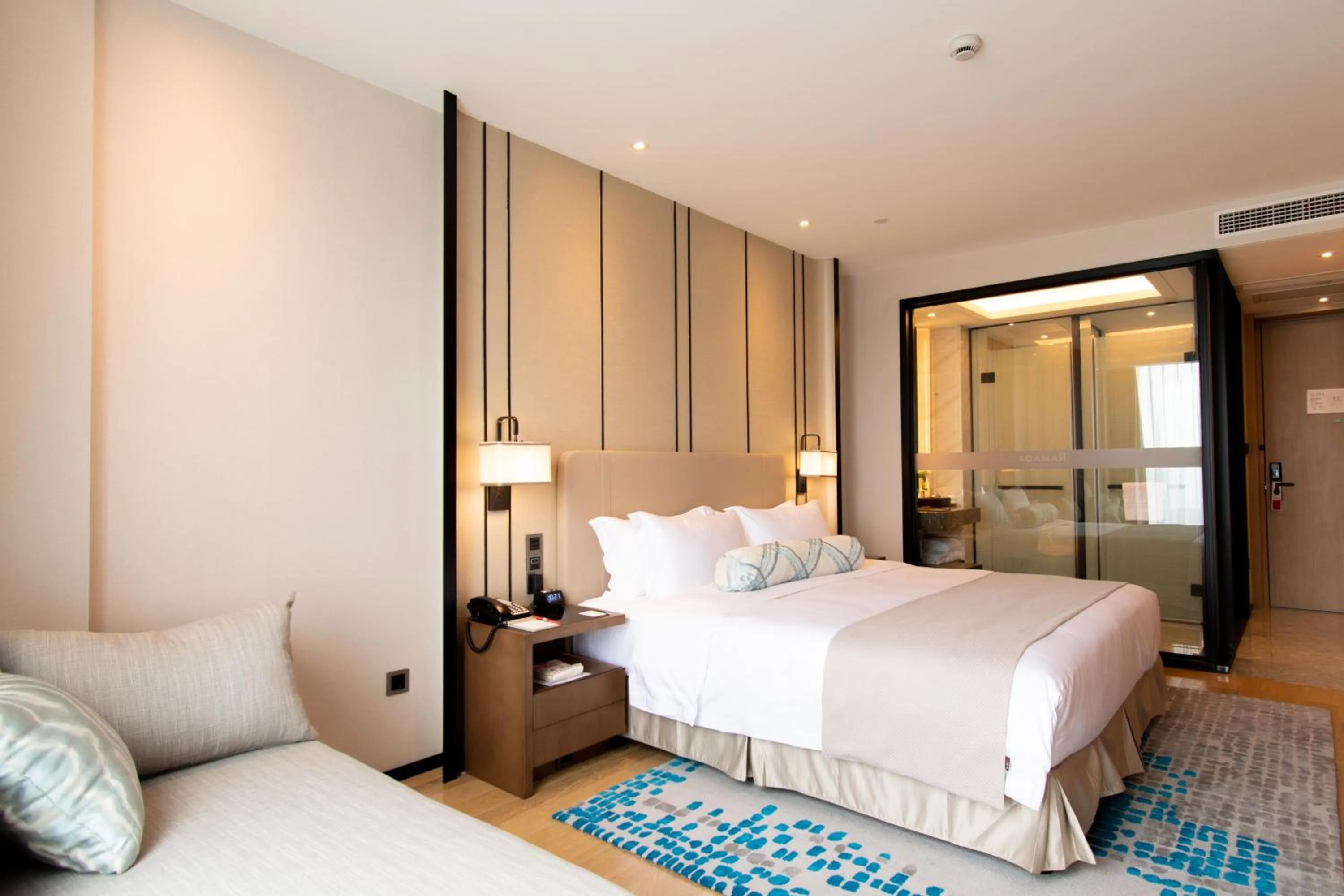 Photo of the whole room in Ramada Plaza Wyndham Wenzhou Cangnan