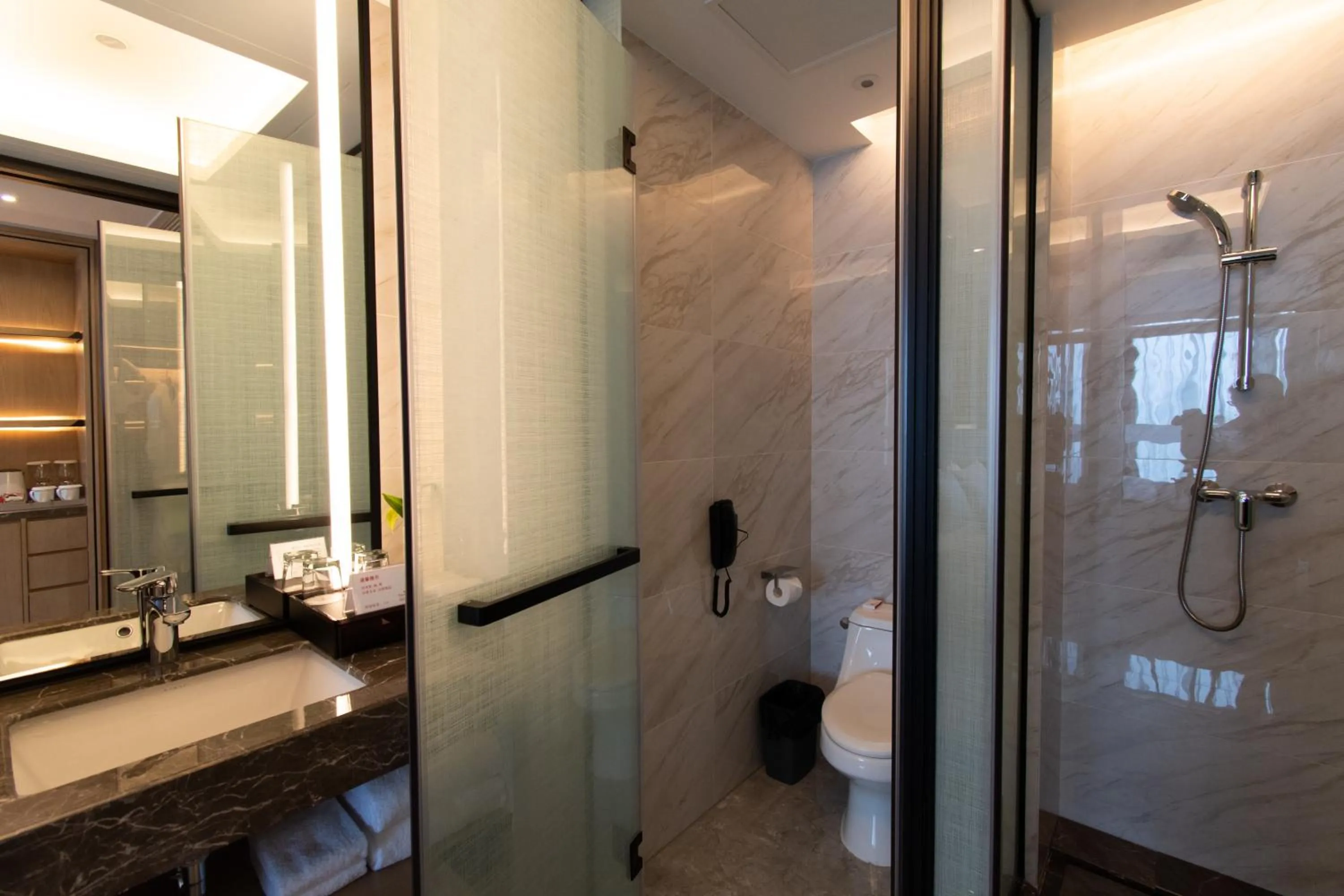 Bathroom in Ramada Plaza Wyndham Wenzhou Cangnan