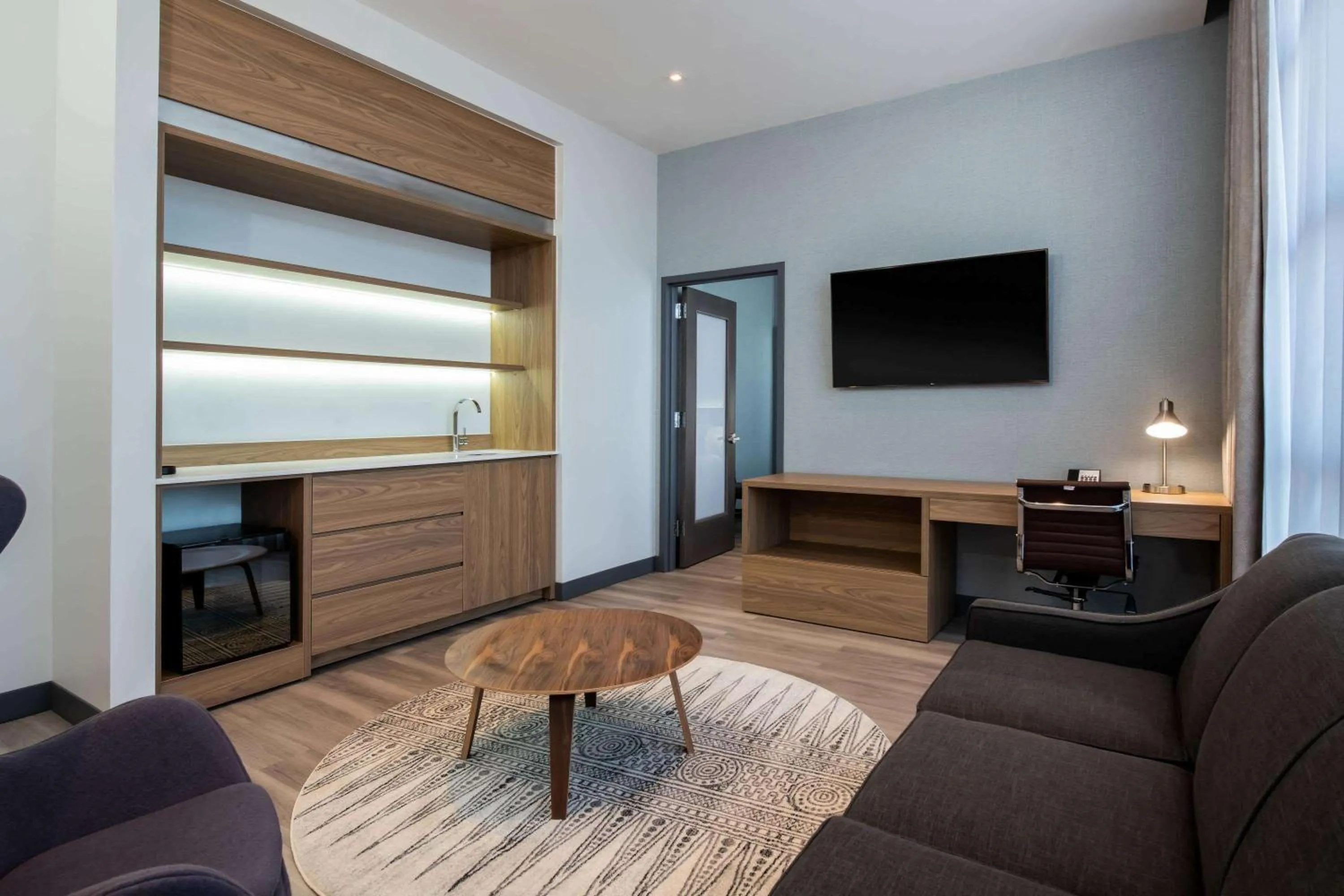 Photo of the whole room in Wingate by Wyndham Long Island City