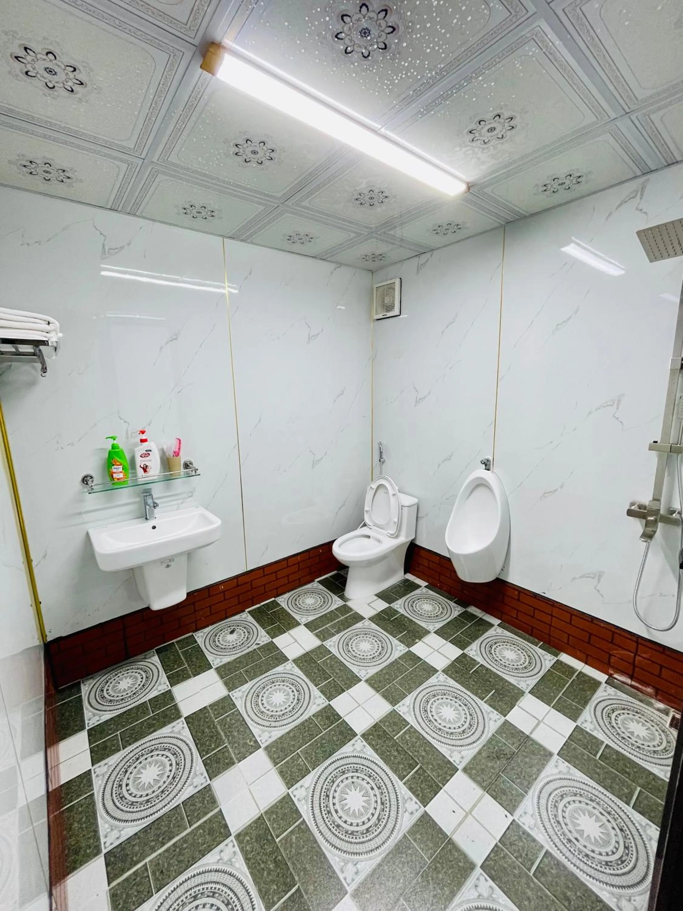 Toilet in Trang An Lotus Lake Homestay