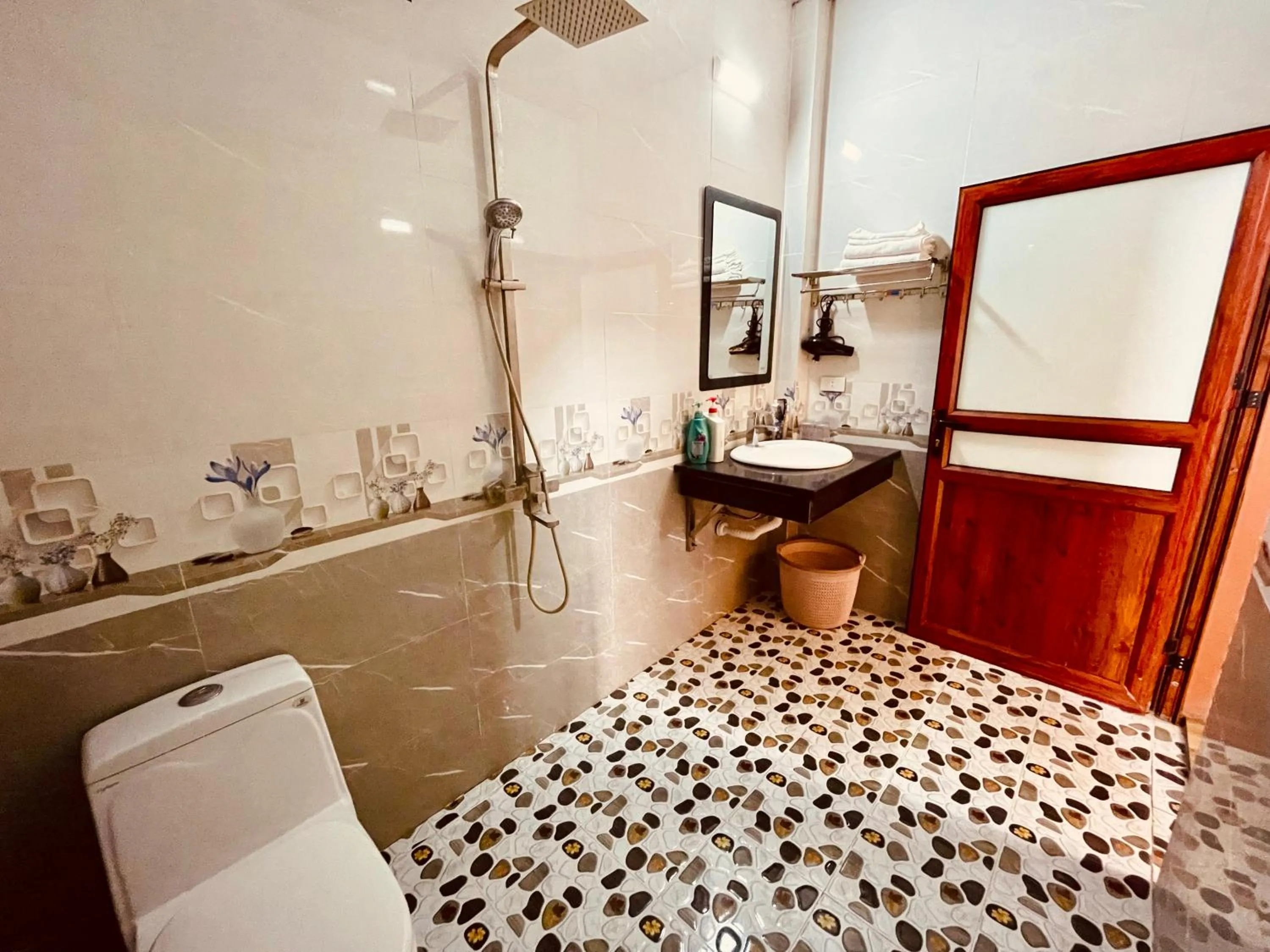 Toilet in Trang An Lotus Lake Homestay