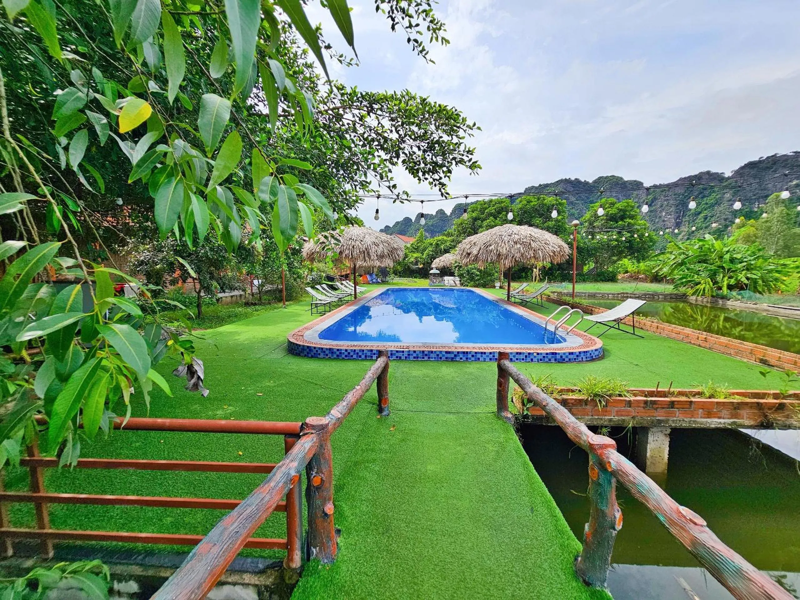 Mountain view in Trang An Lotus Lake Homestay