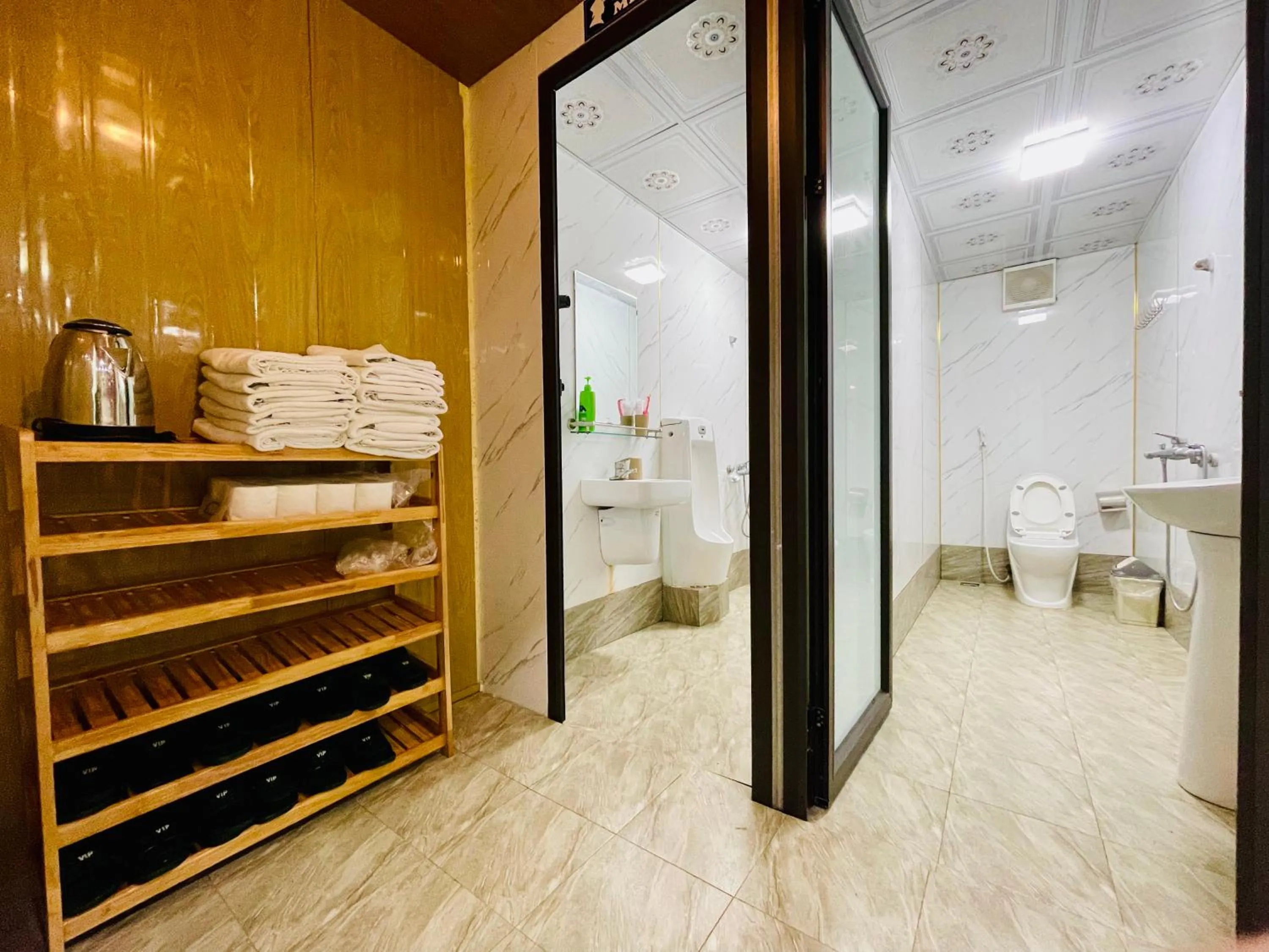 Toilet in Trang An Lotus Lake Homestay