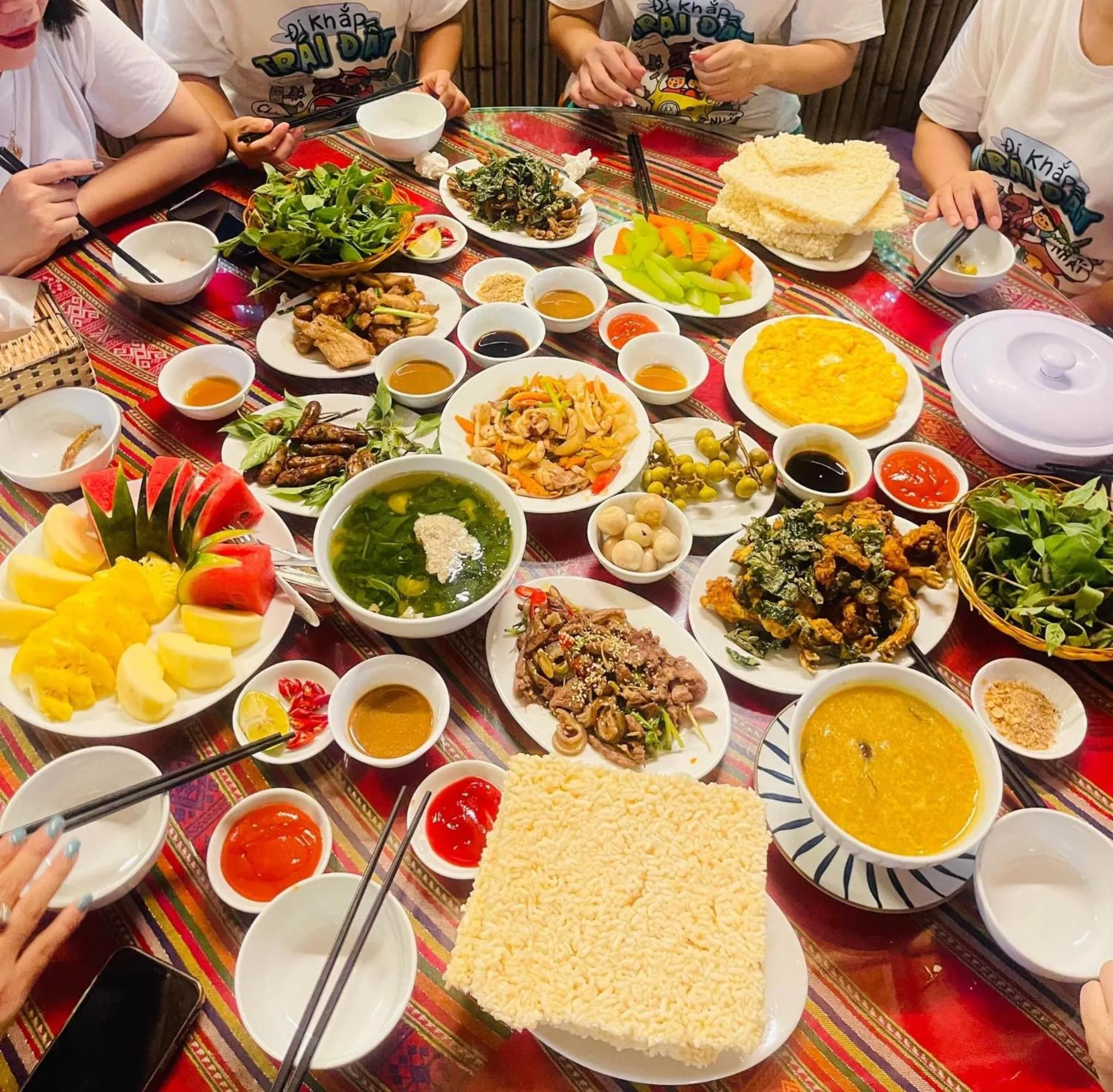 Restaurant/places to eat in Trang An Lotus Lake Homestay