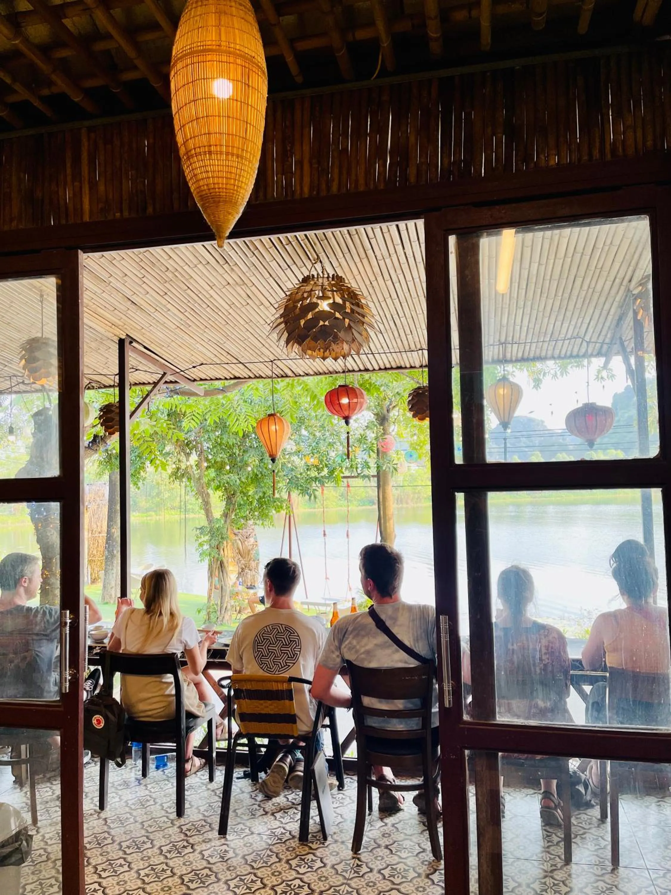 Restaurant/places to eat in Trang An Lotus Lake Homestay