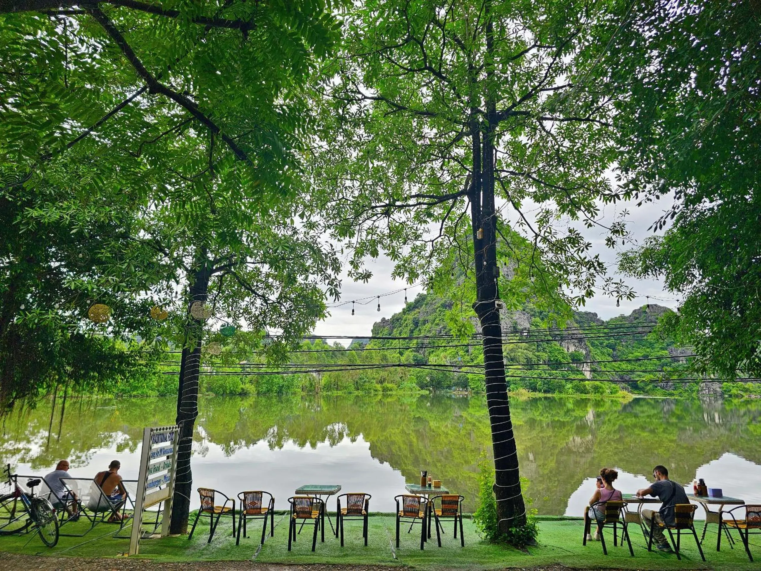 Day in Trang An Lotus Lake Homestay