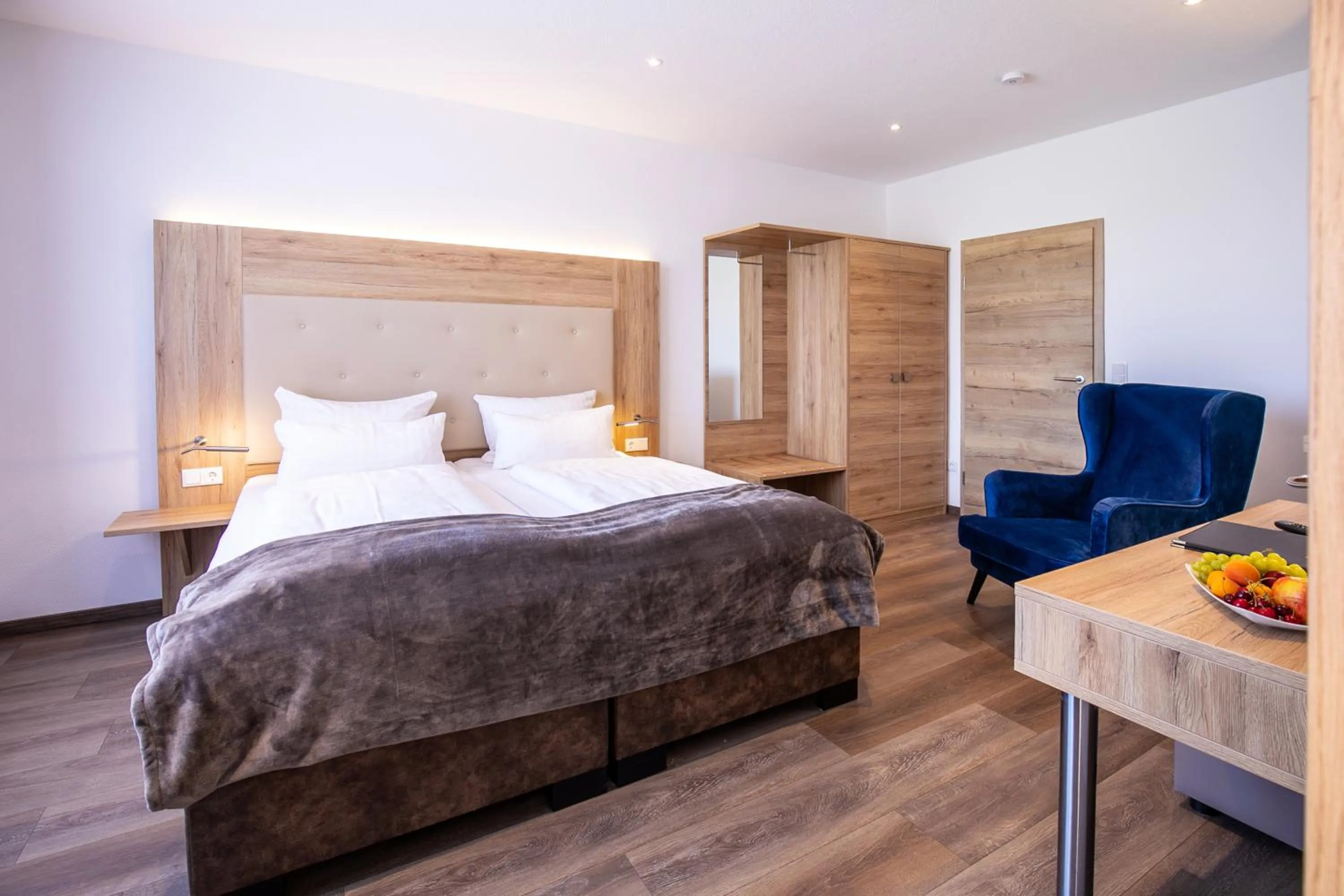 Seating area, Bed in Landgasthof-Hotel Zum Steverstrand