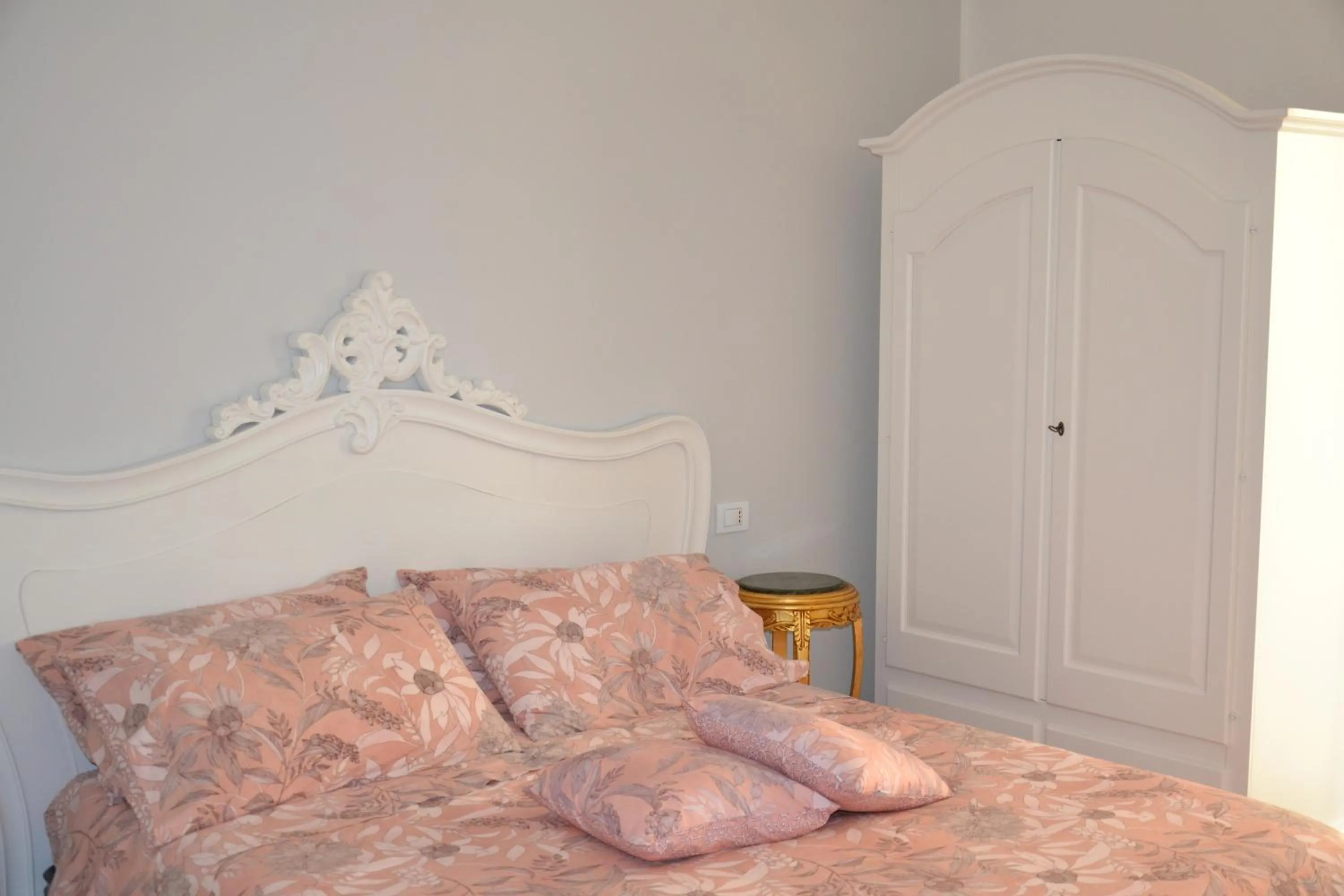 Bedroom, Bed in B&B Coffee and City Pompei