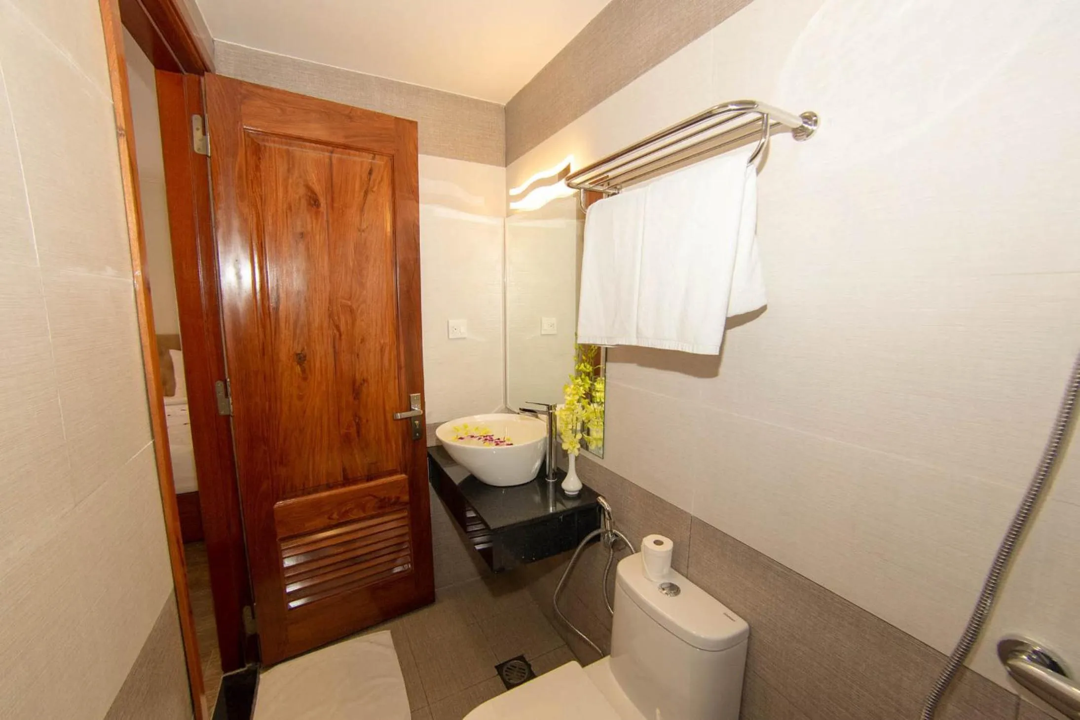 Toilet in Trường Hải Hotel