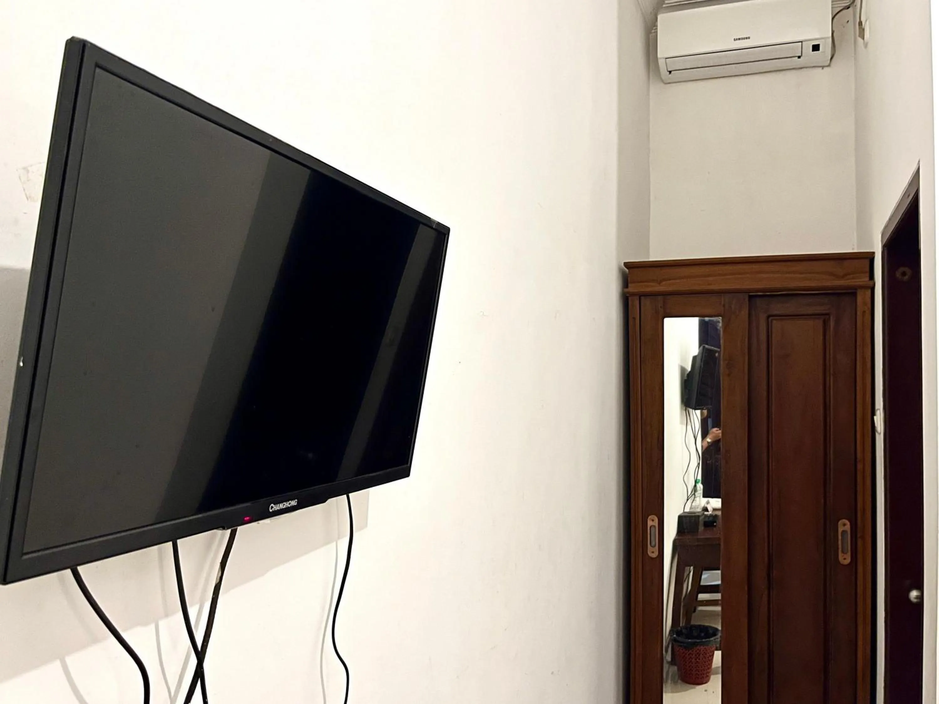 TV and multimedia in D Maktab Syariah Mitra RedDoorz Malang