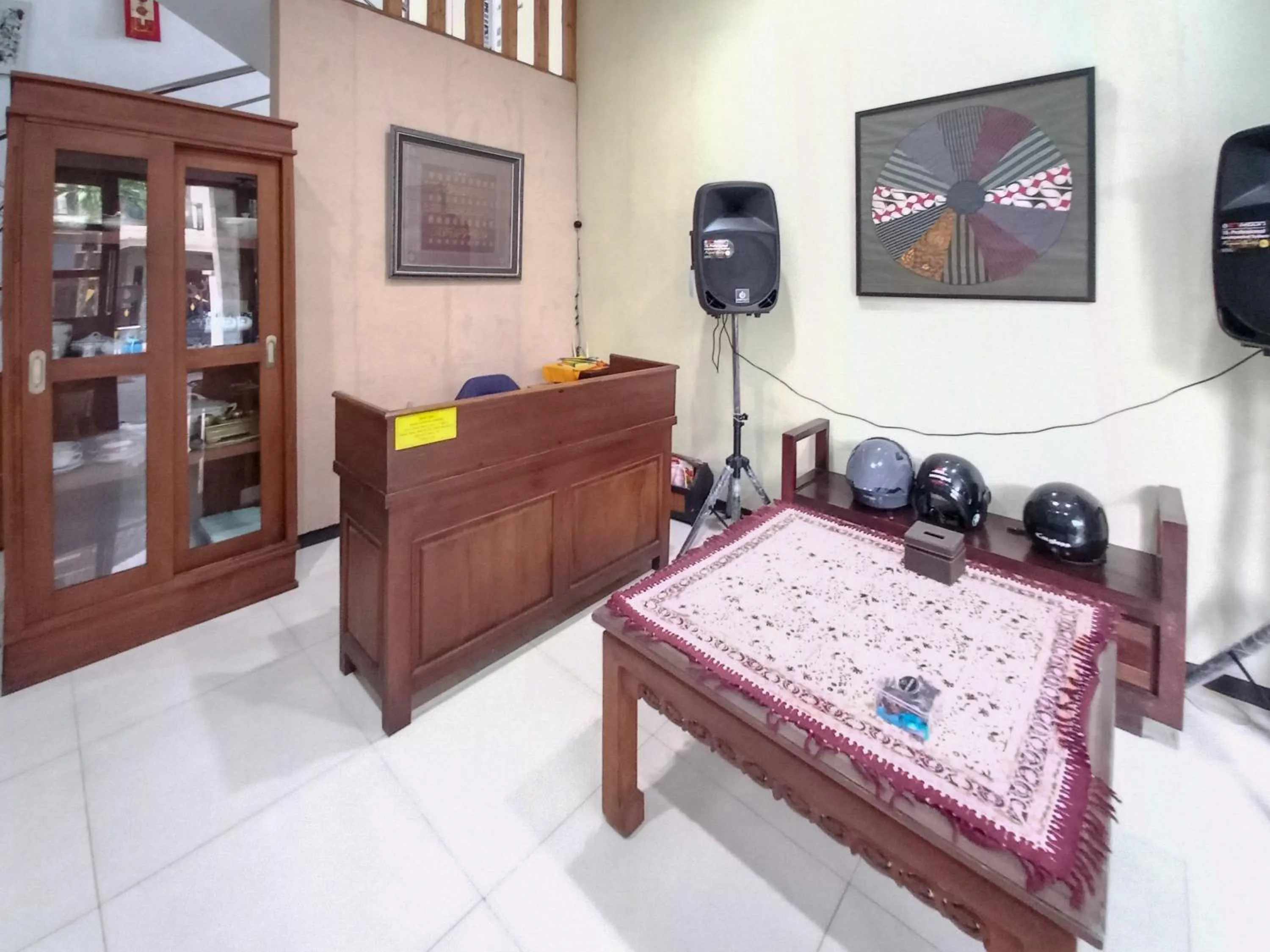 Lobby or reception in D Maktab Syariah Mitra RedDoorz Malang