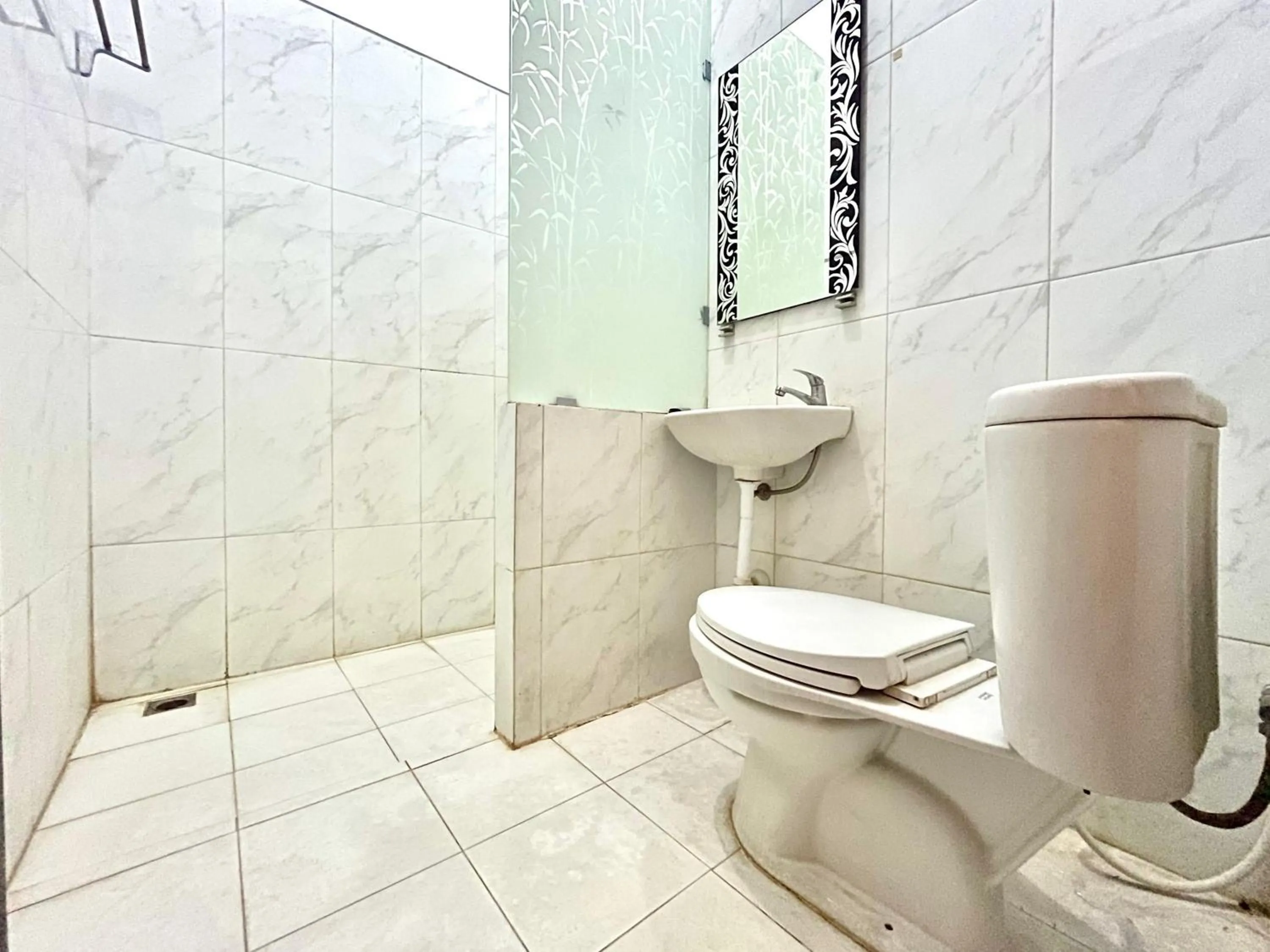 Bathroom in D Maktab Syariah Mitra RedDoorz Malang