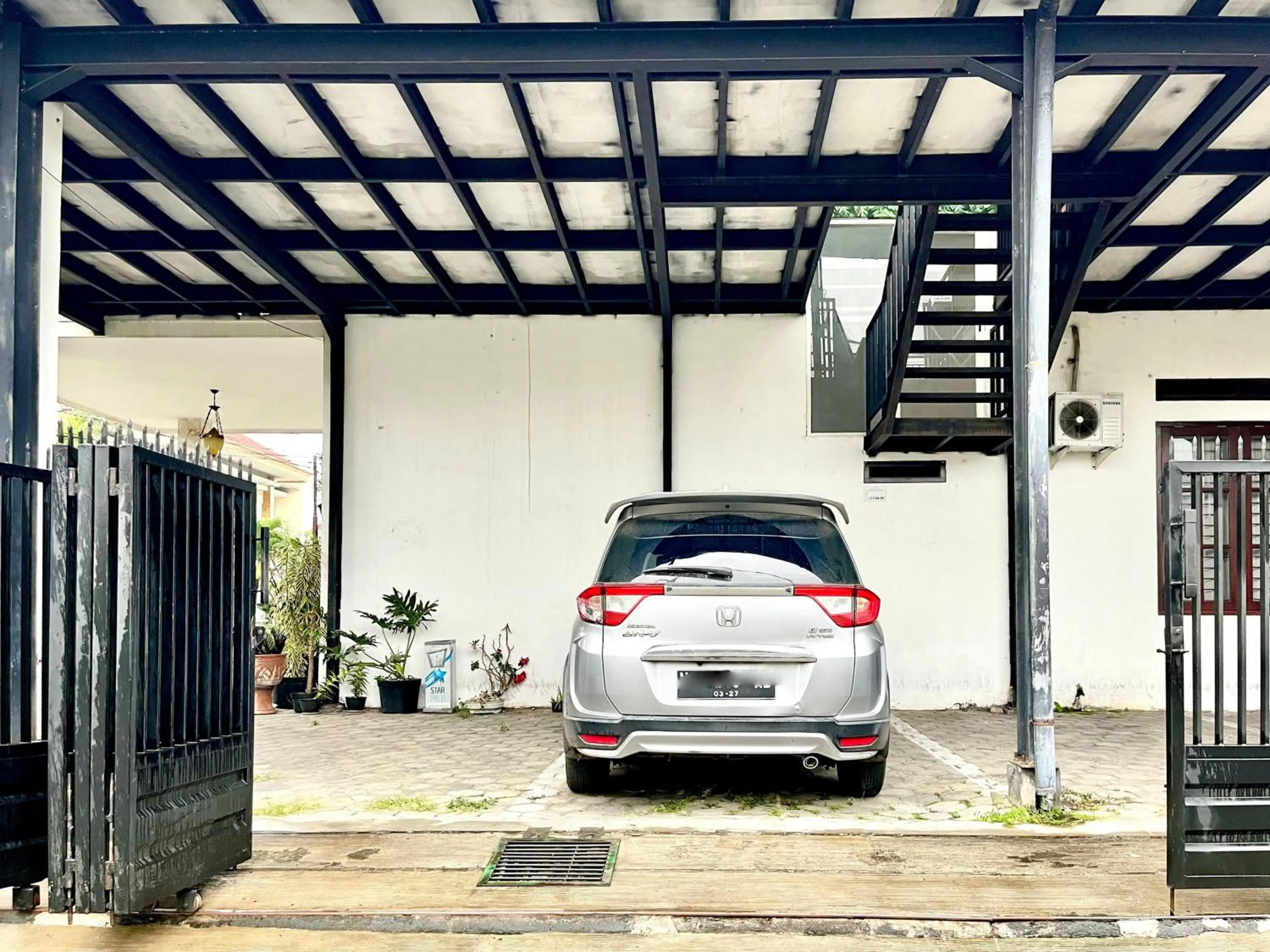 Parking in D Maktab Syariah Mitra RedDoorz Malang