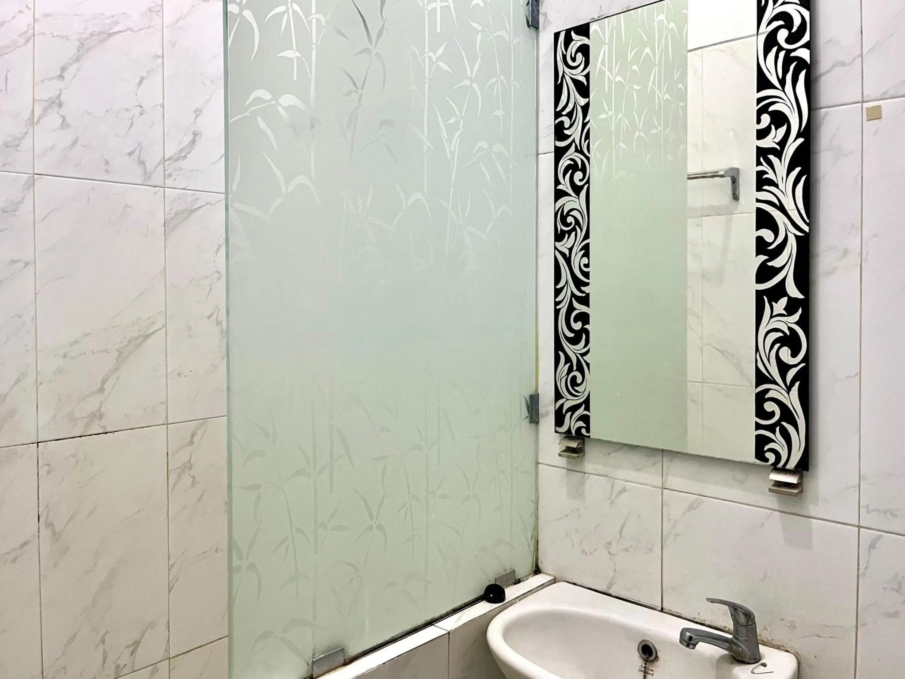 Bathroom in D Maktab Syariah Mitra RedDoorz Malang