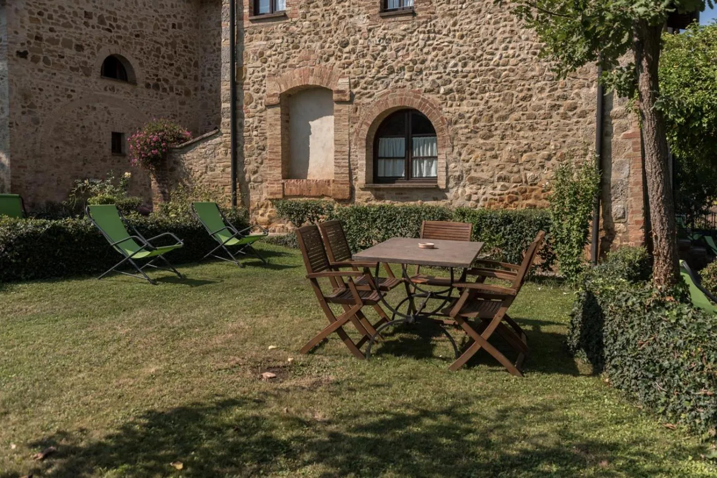 Property building in Borgo Al Cerro