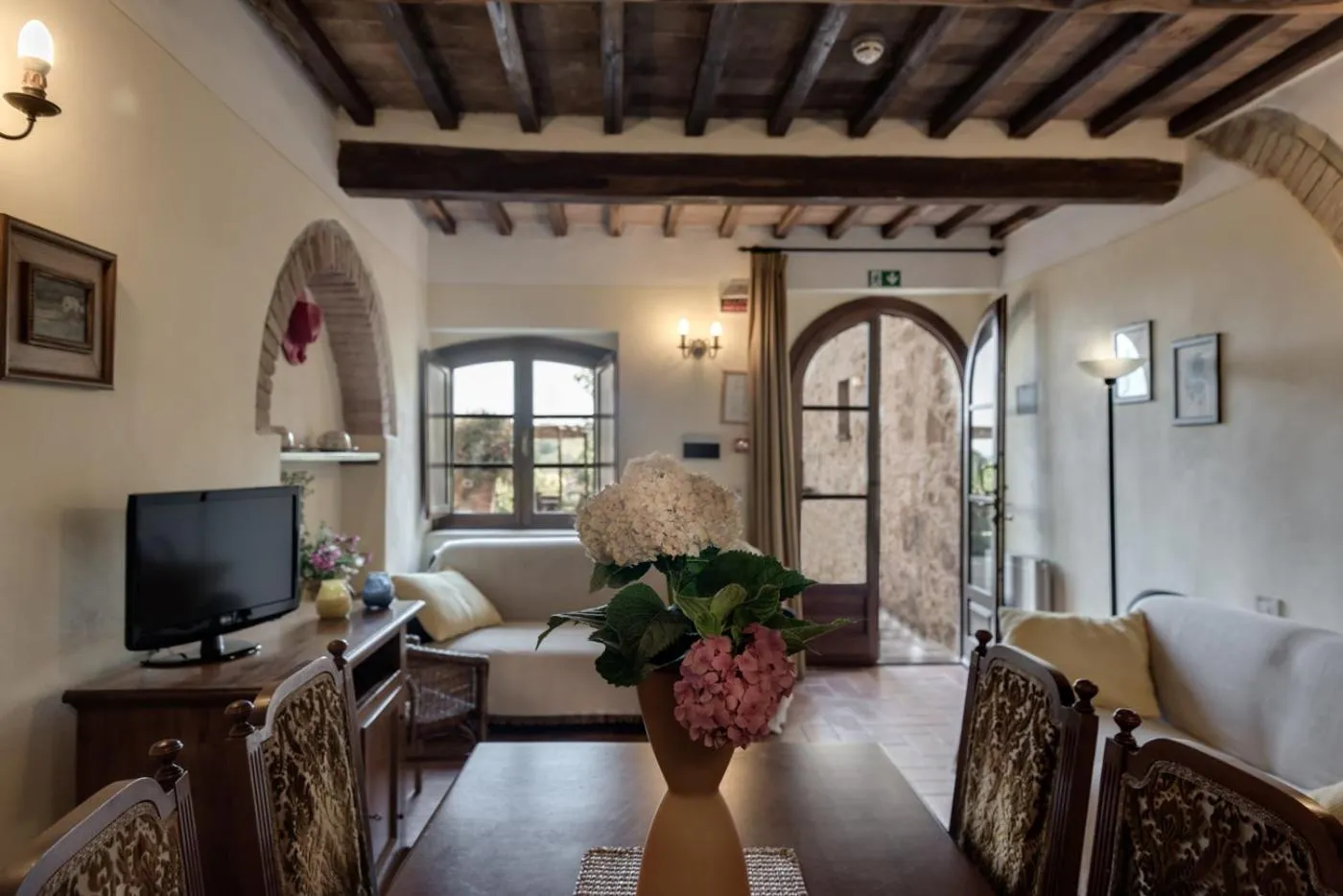 Living room, Bed in Borgo Al Cerro