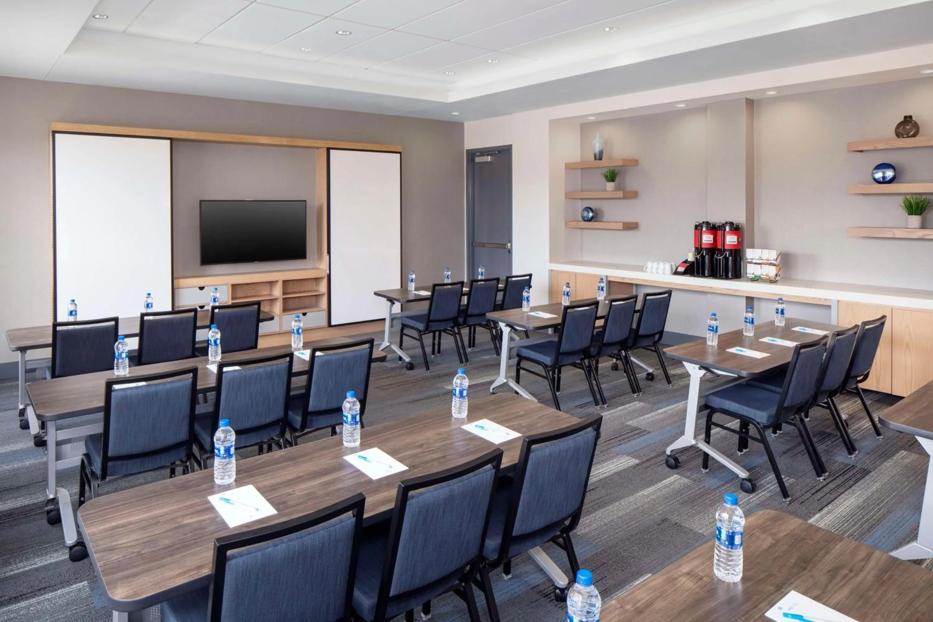 Meeting/conference room in Hyatt House Charleston/Mount Pleasant
