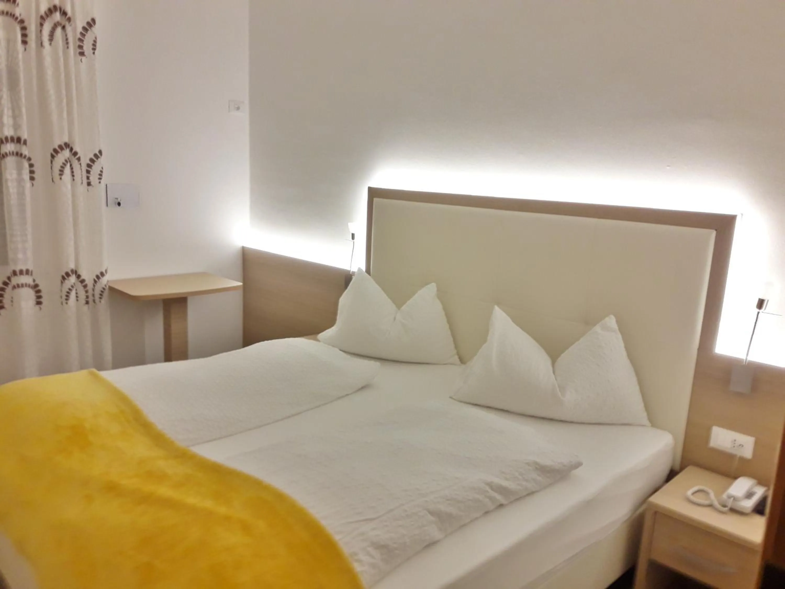 bunk bed, Bed in Hotel Lux