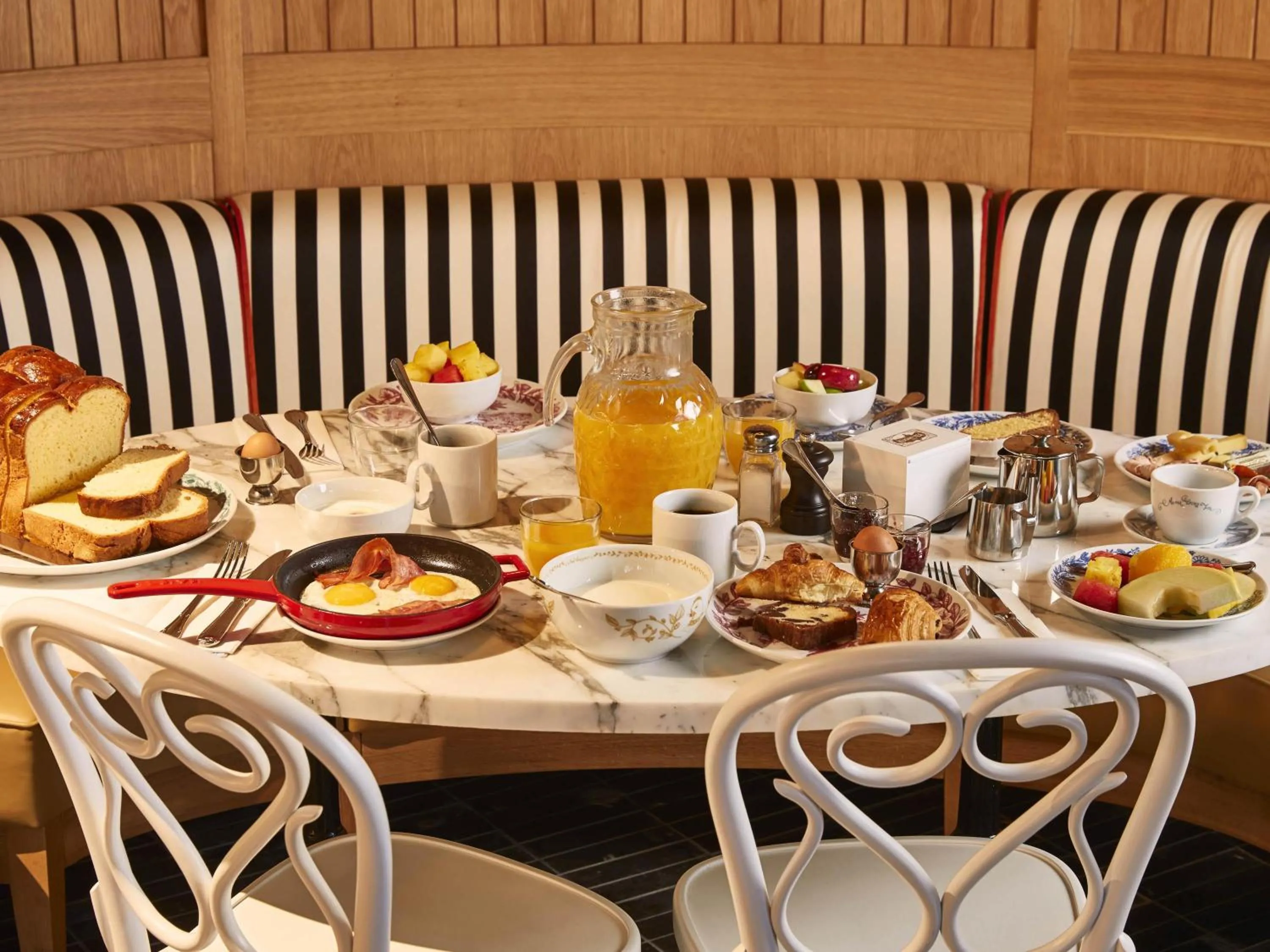 Restaurant/places to eat in Mama Shelter Paris West