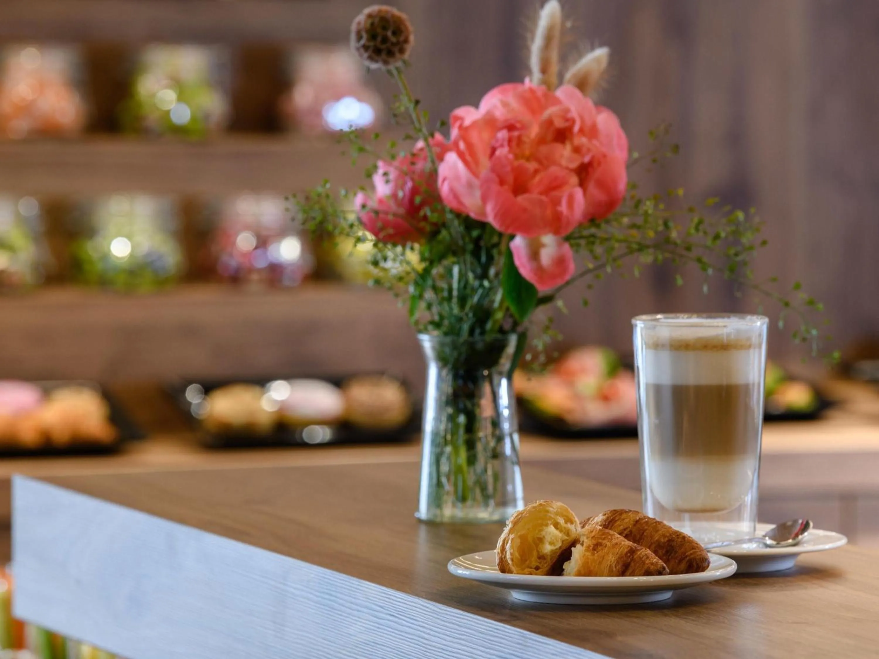 Breakfast in Novotel Regensburg Zentrum