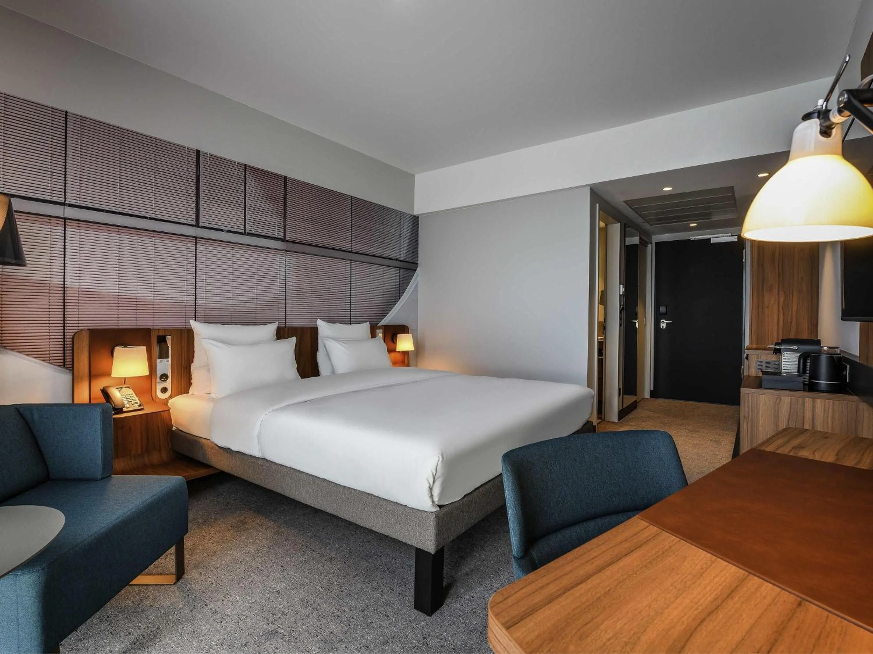 Bedroom, Bed in Novotel Regensburg Zentrum