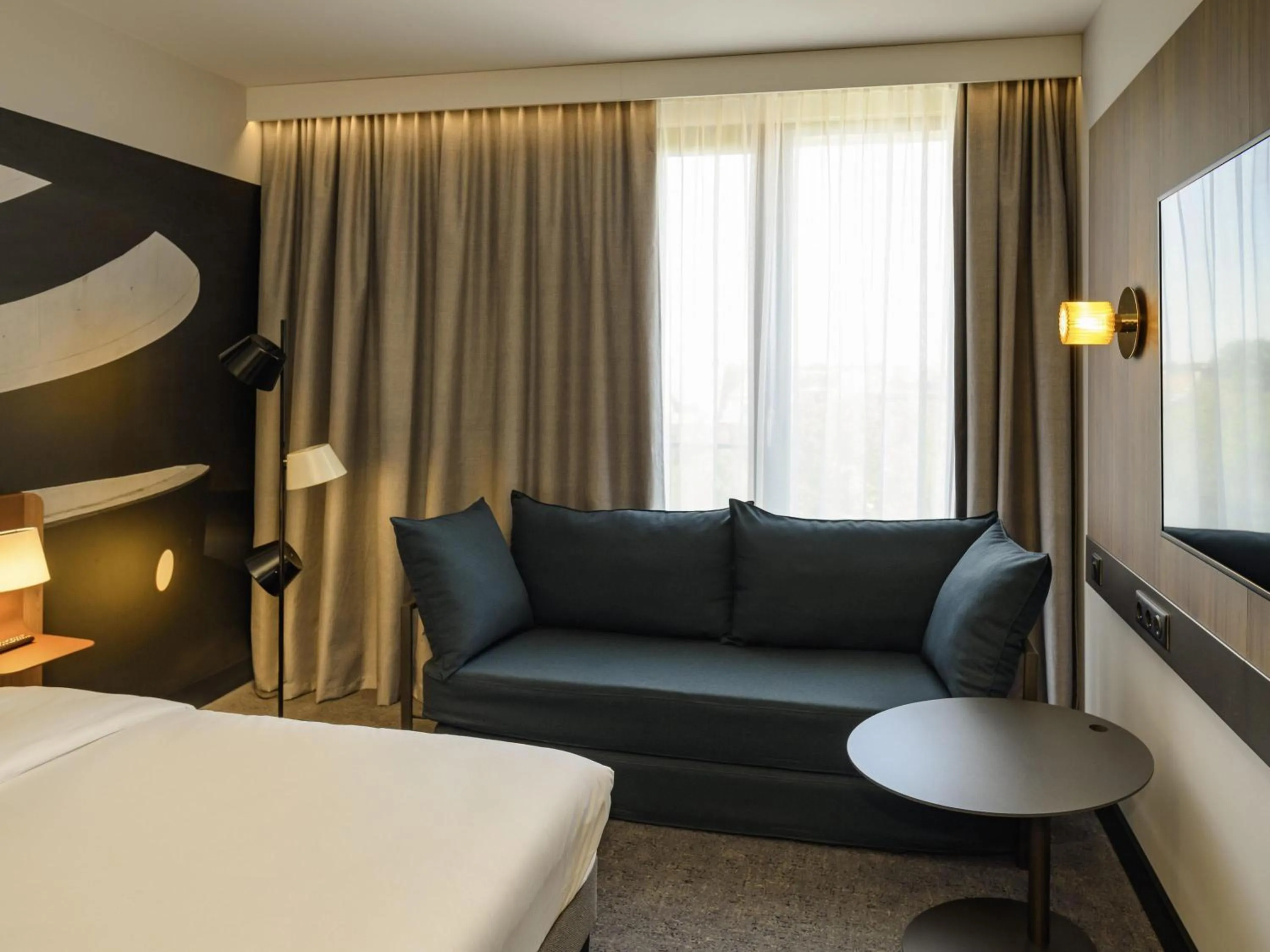 Bedroom, Bed in Novotel Regensburg Zentrum