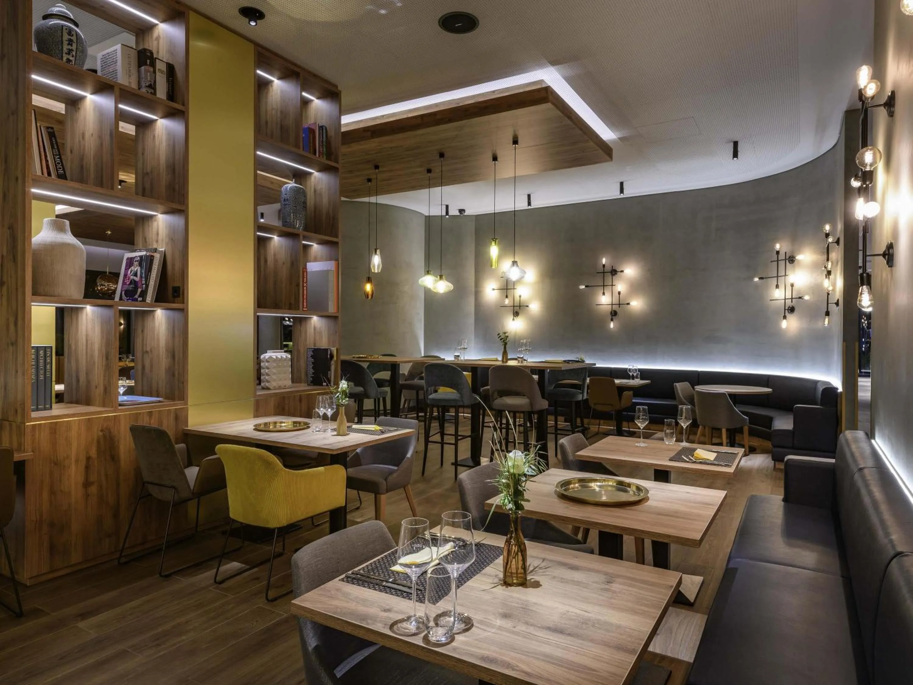 Restaurant/places to eat in Novotel Regensburg Zentrum