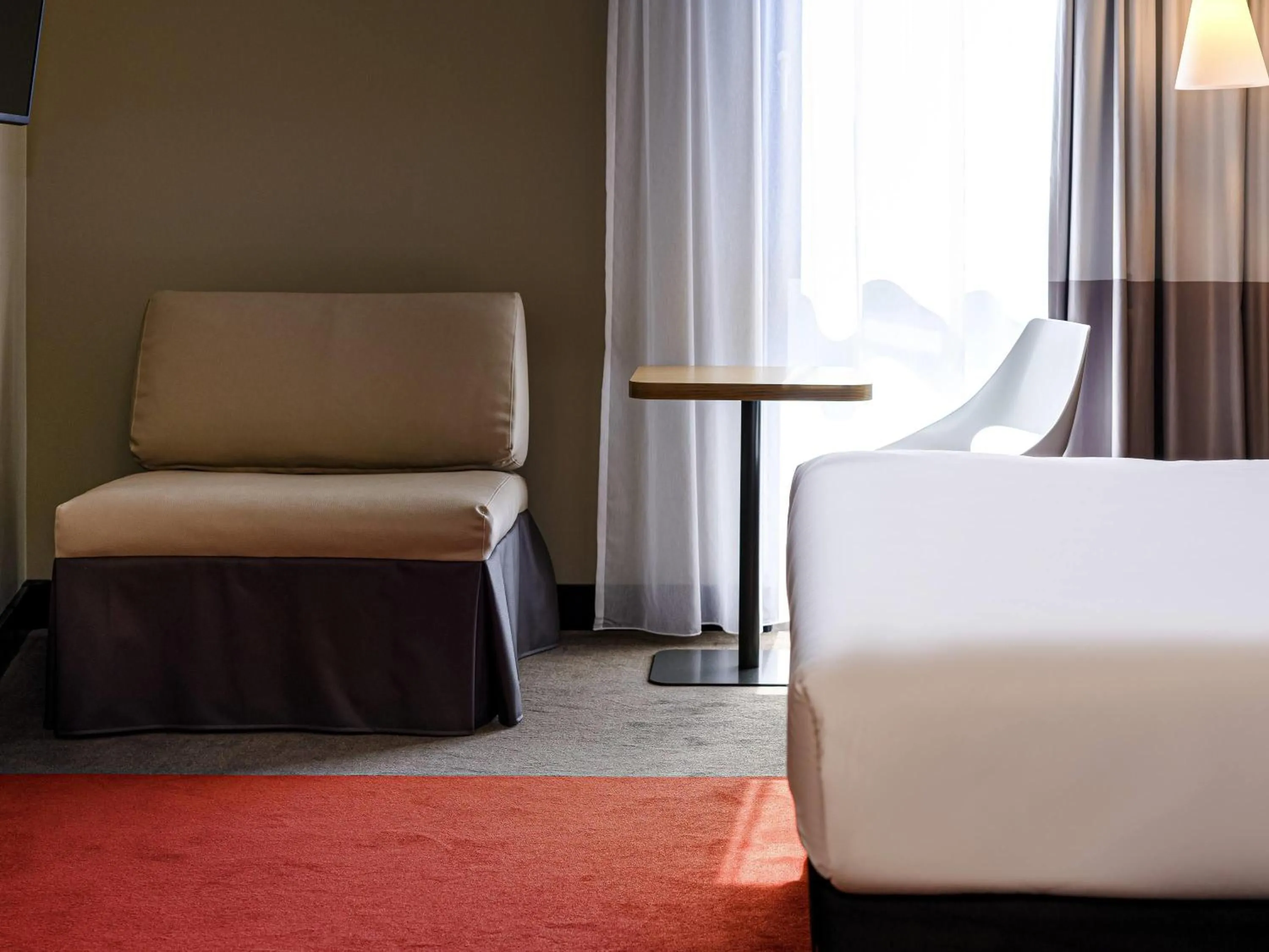 Bedroom, Bed in ibis Regensburg Zentrum