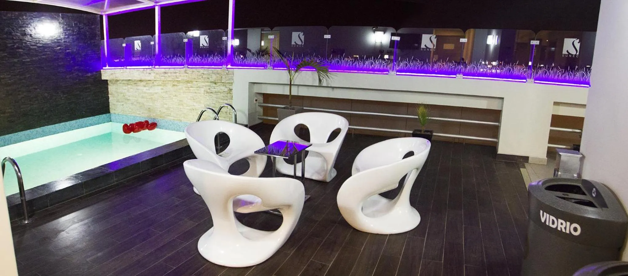 Swimming pool in Sunec Hotel