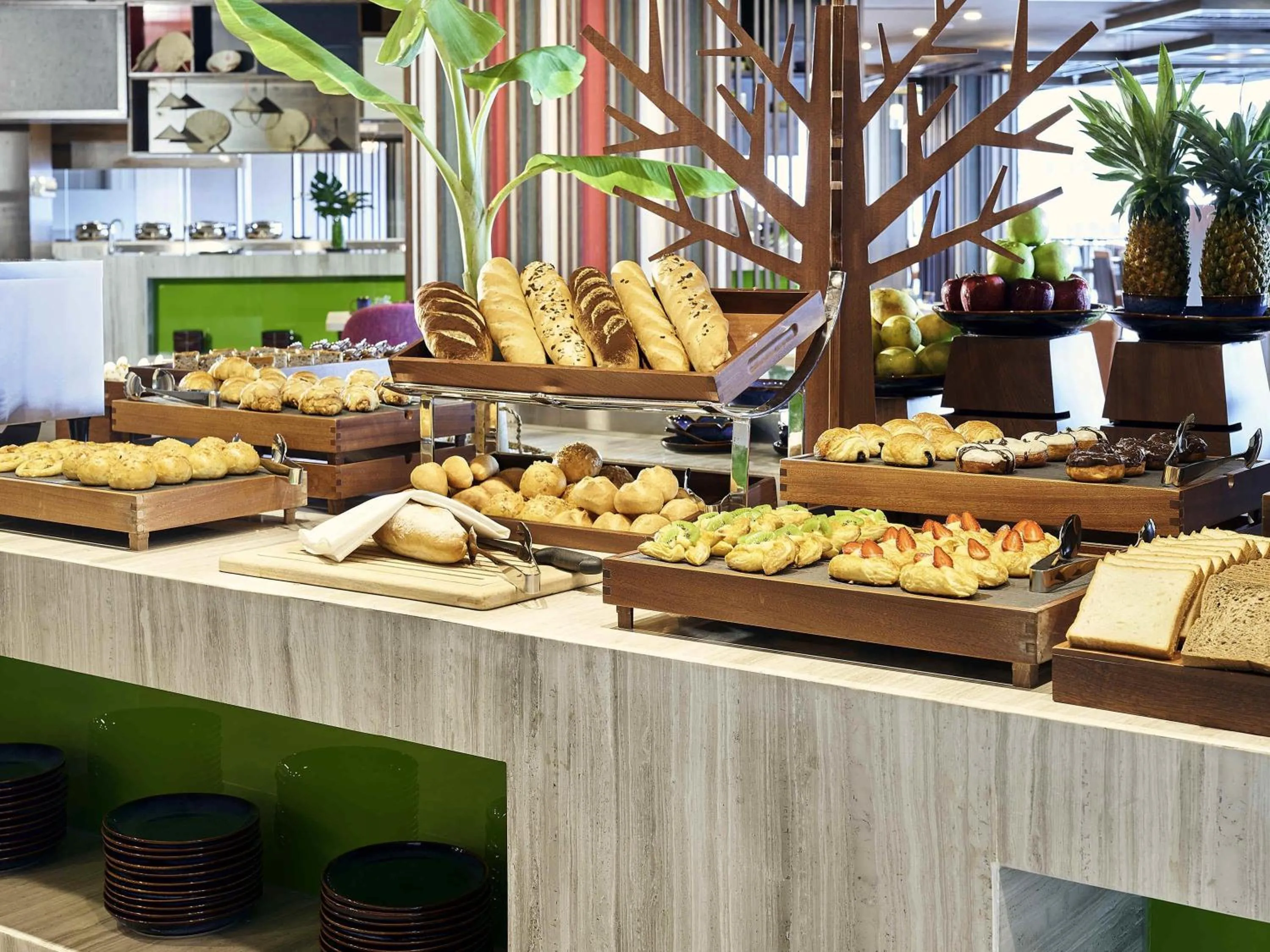 Restaurant/places to eat in Novotel Hanoi Thai Ha