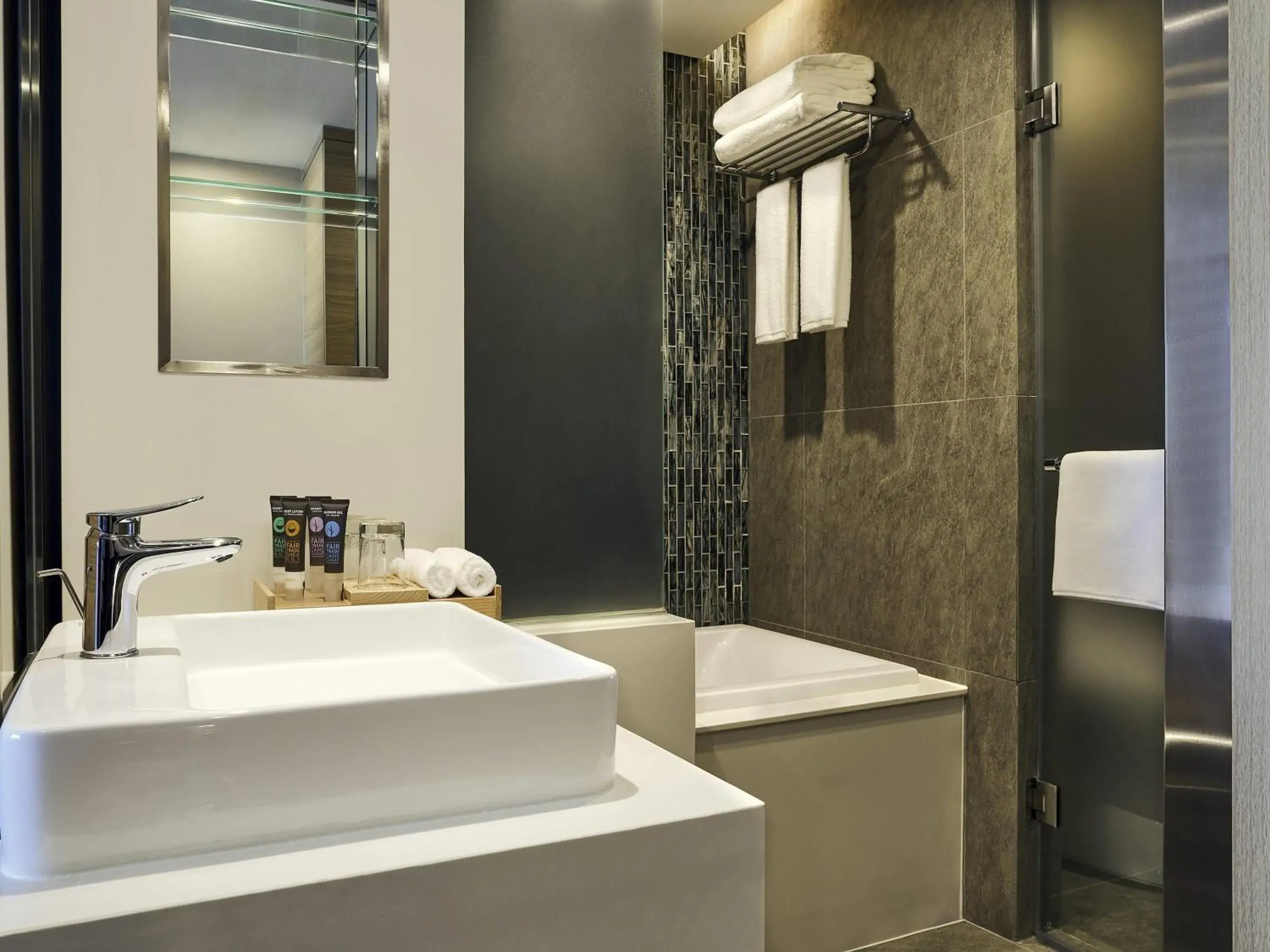 Superior King Room with City View in Novotel Hanoi Thai Ha Superior King Room with City View in Novotel Hanoi Thai Ha