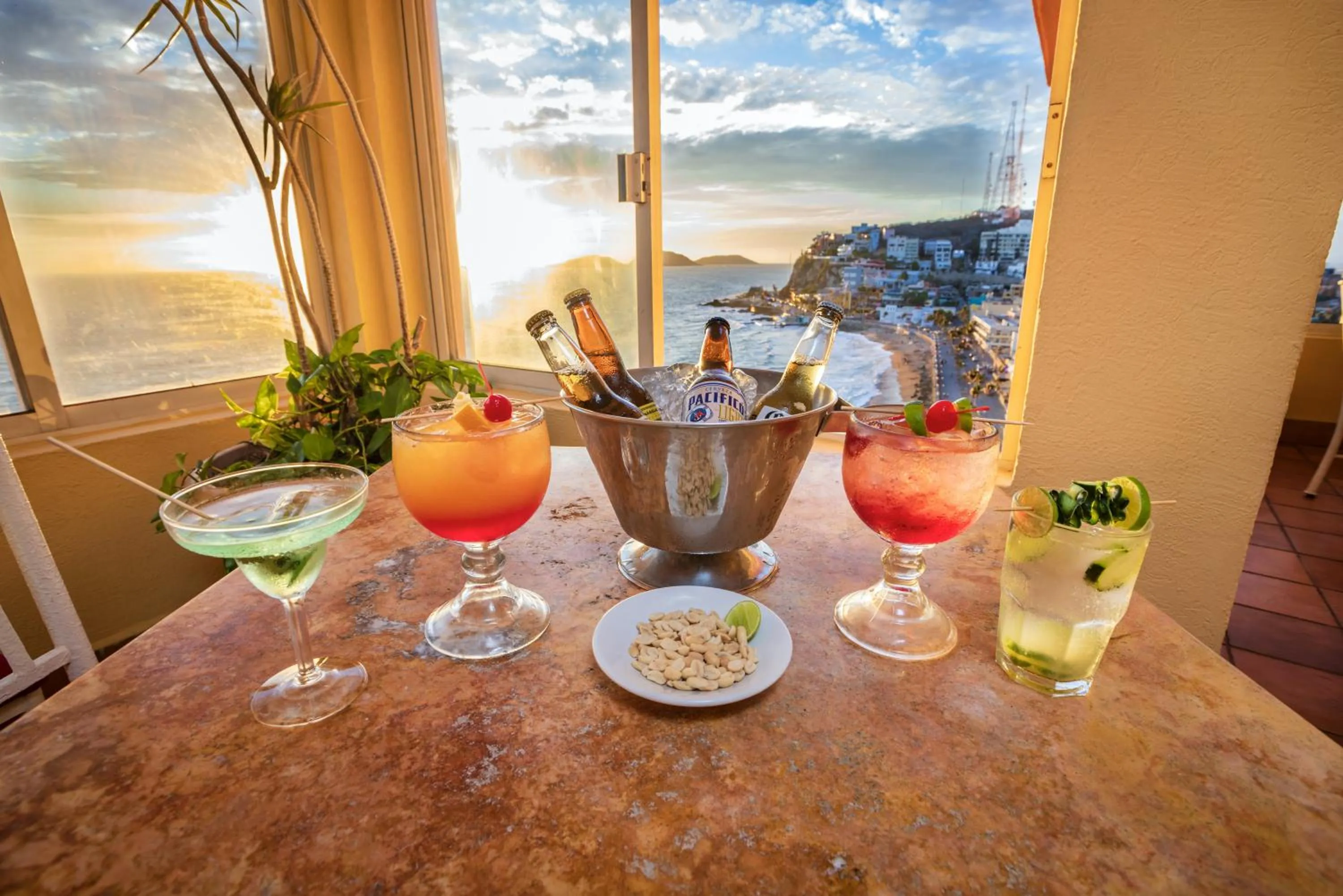 Lounge or bar in Best Western Posada Freeman