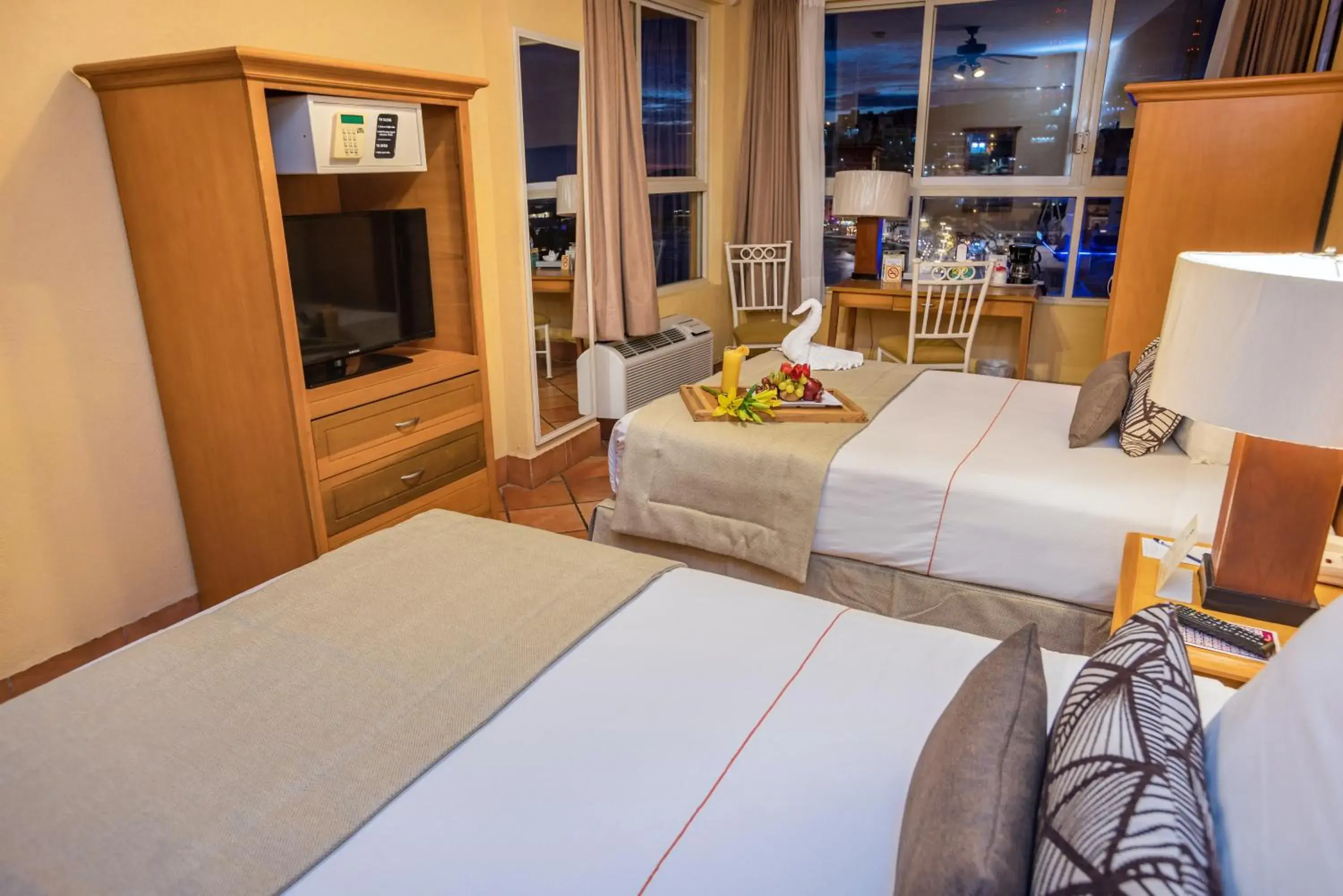 Double Room with 2 Double Beds - Non Smoking in Best Western Posada Freeman Double Room with 2 Double Beds - Non Smoking in Best Western Posada Freeman