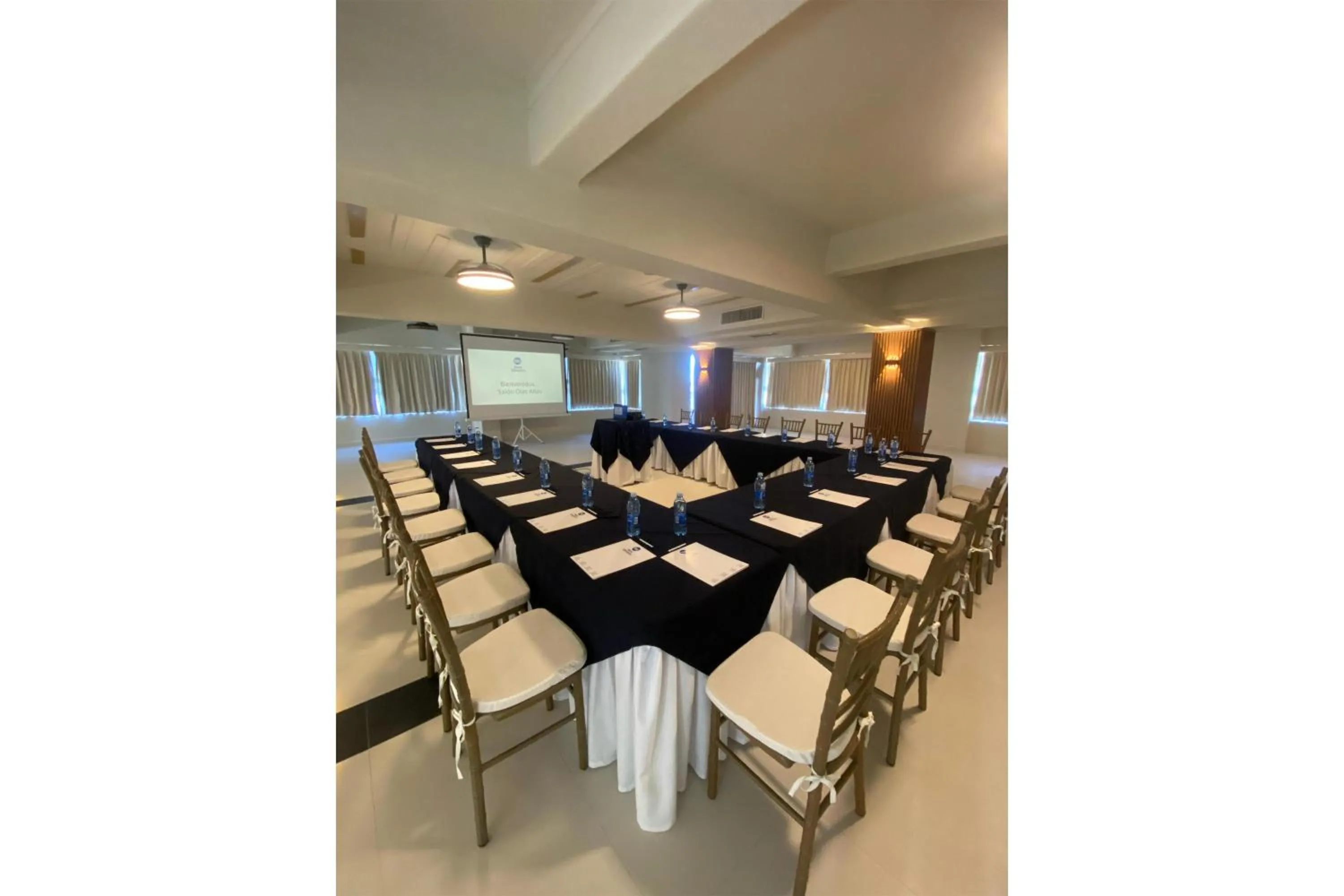 Meeting/conference room in Best Western Posada Freeman