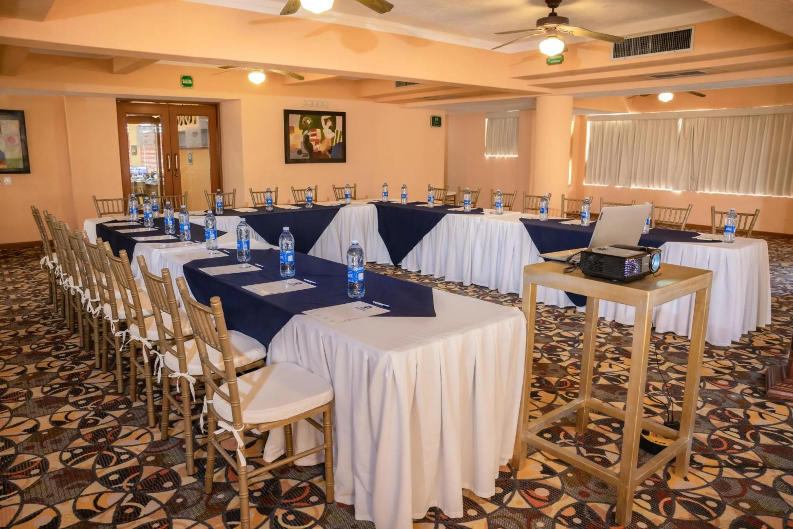 Meeting/conference room in Best Western Posada Freeman