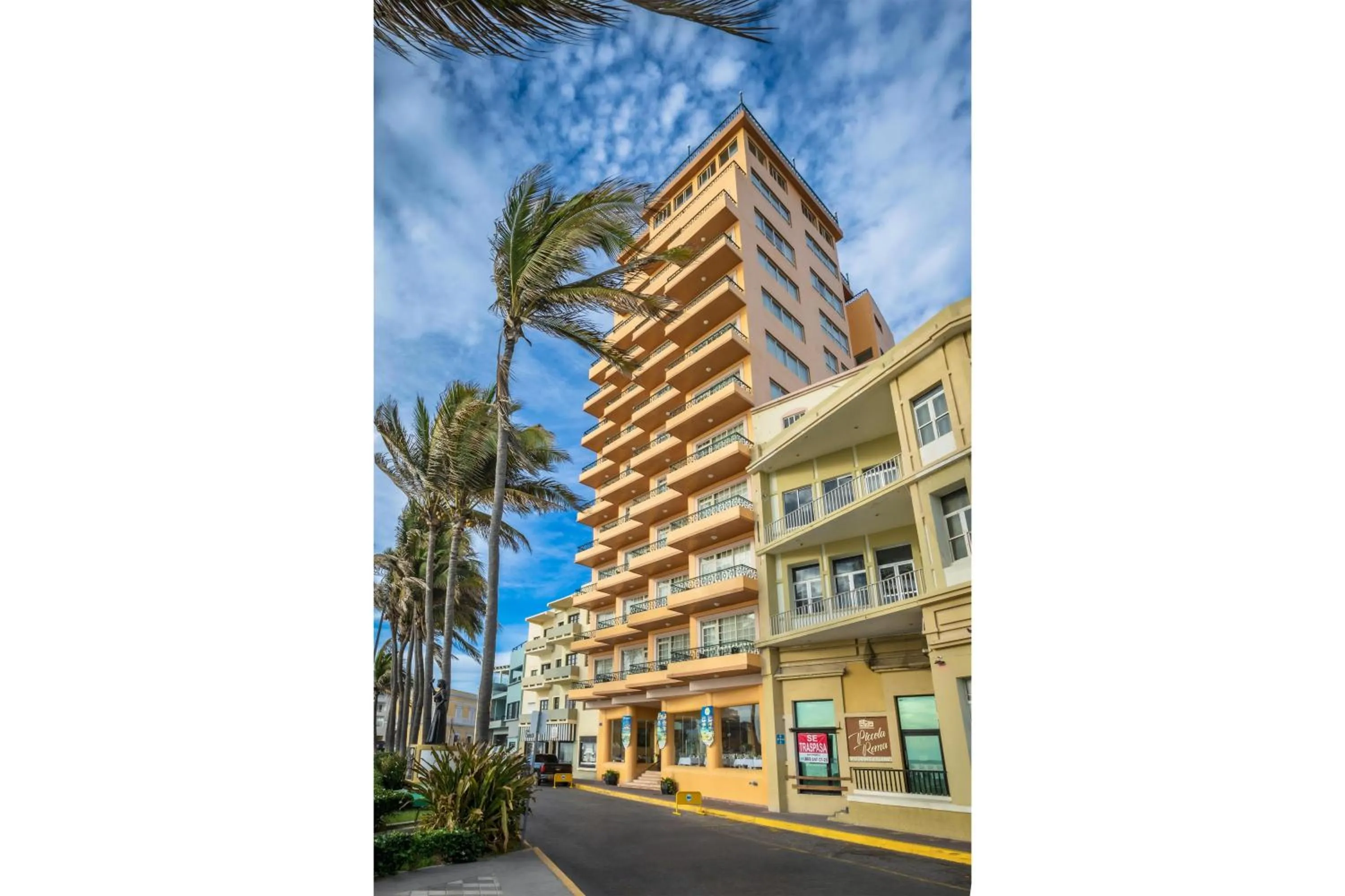 Property building in Best Western Posada Freeman