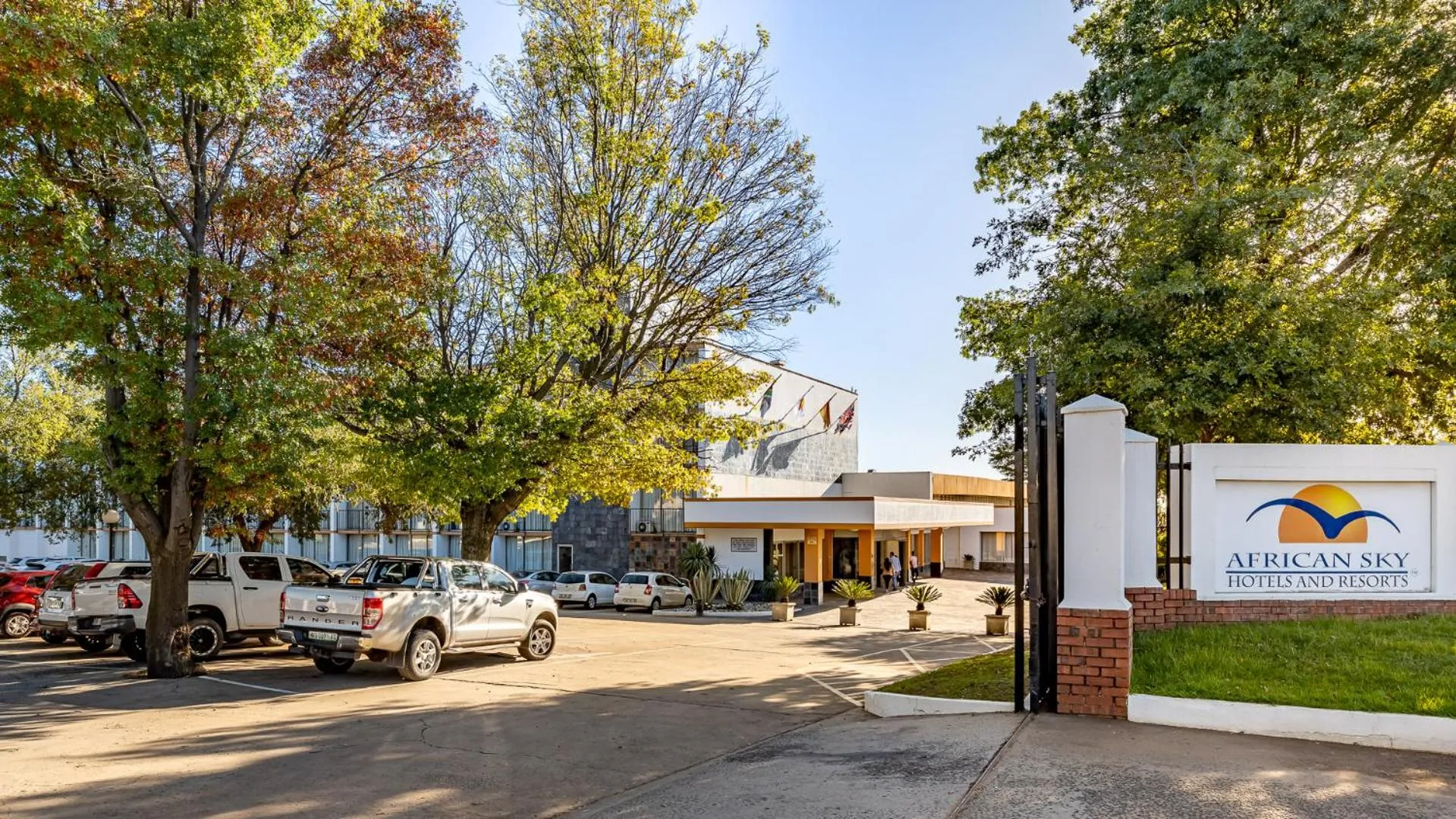 Property building in African Sky Ermelo Inn