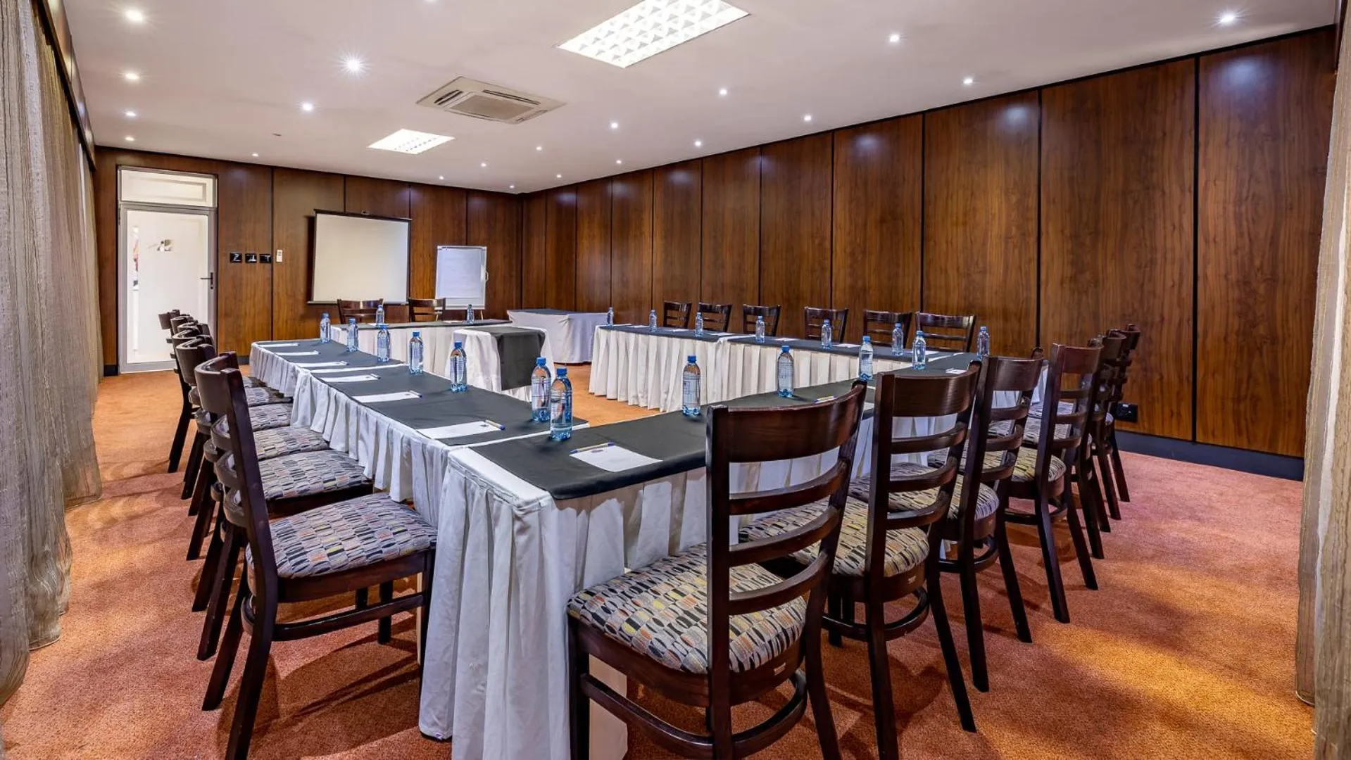 Meeting/conference room in African Sky Ermelo Inn