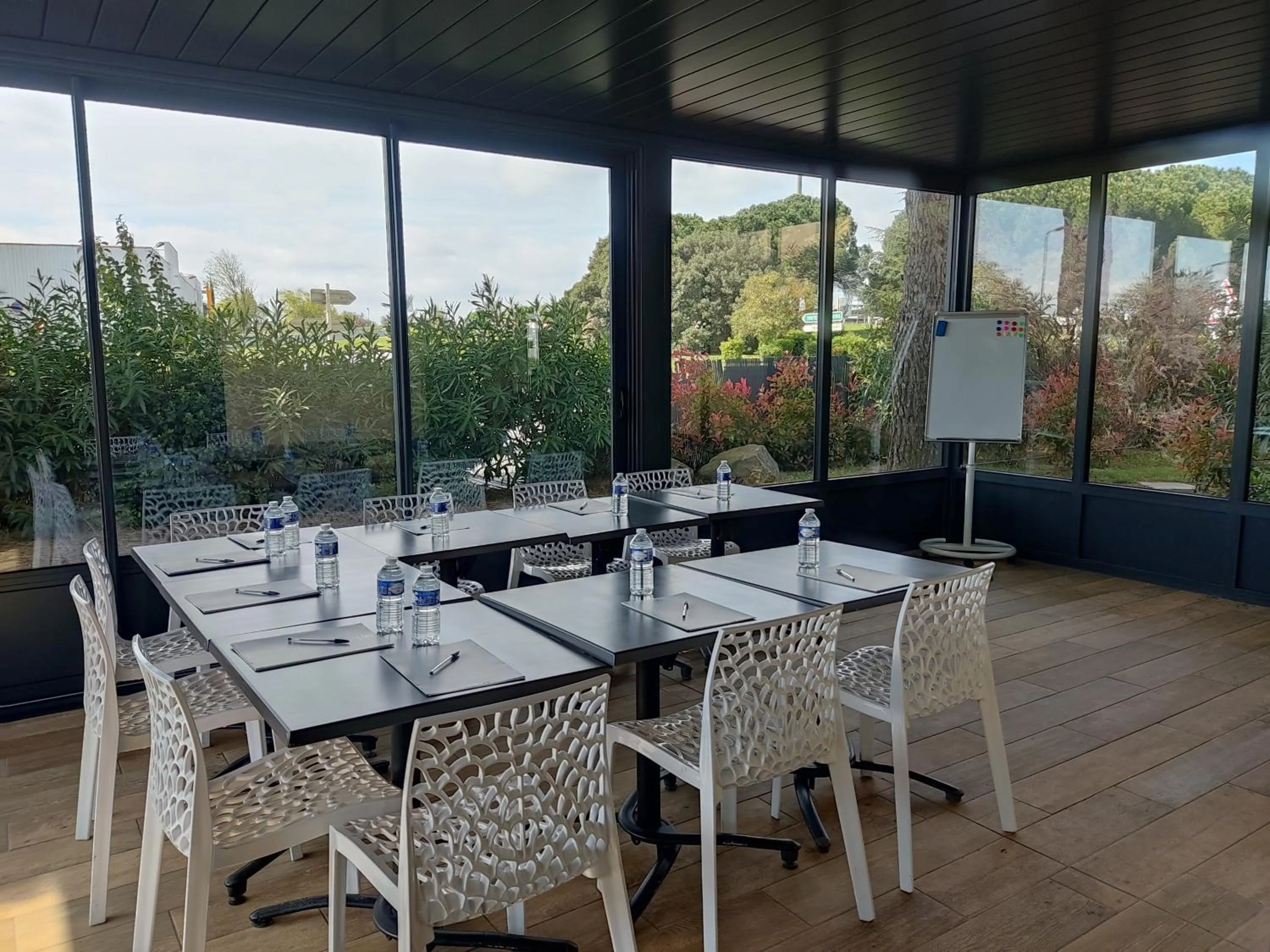 Patio in Kyriad Carcassonne - Aéroport