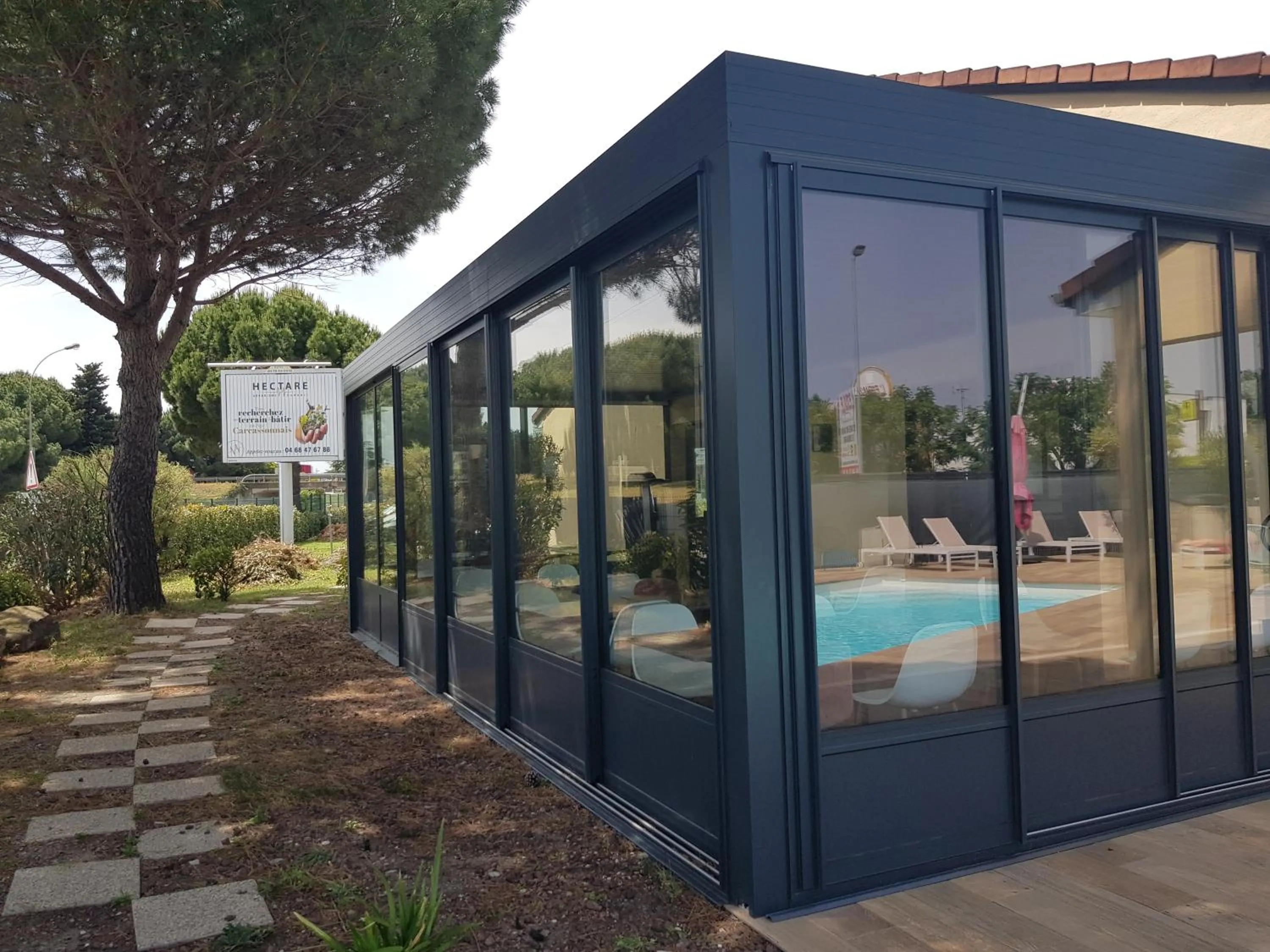Patio in Kyriad Carcassonne - Aéroport