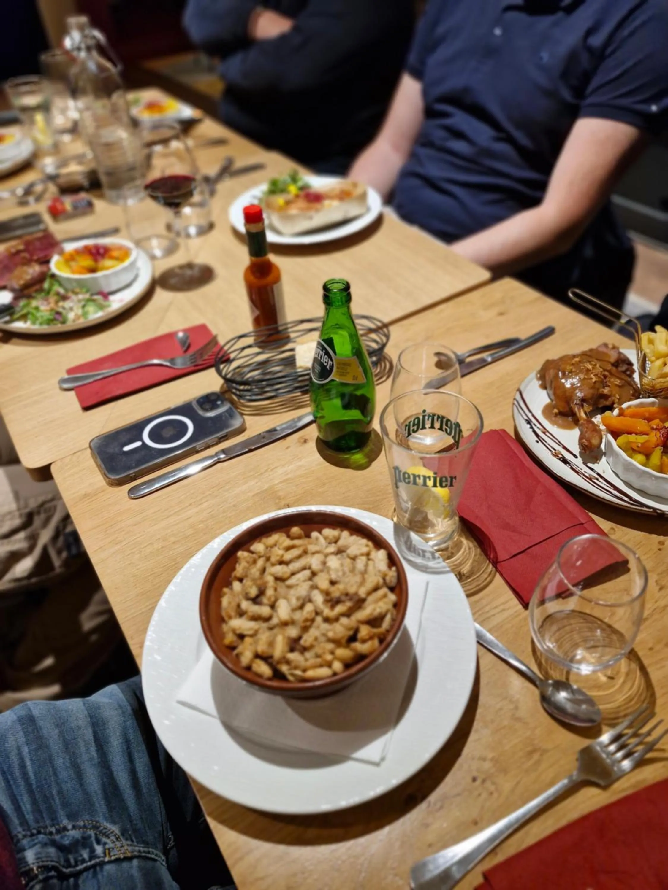 Restaurant/places to eat in Kyriad Carcassonne - Aéroport