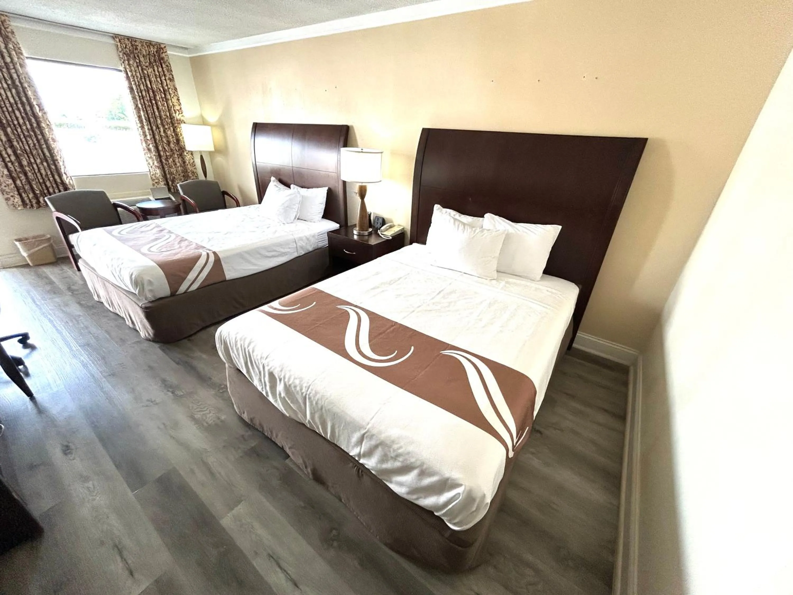 Bed in Relax Inn Perry National Fairgrounds Area I-75