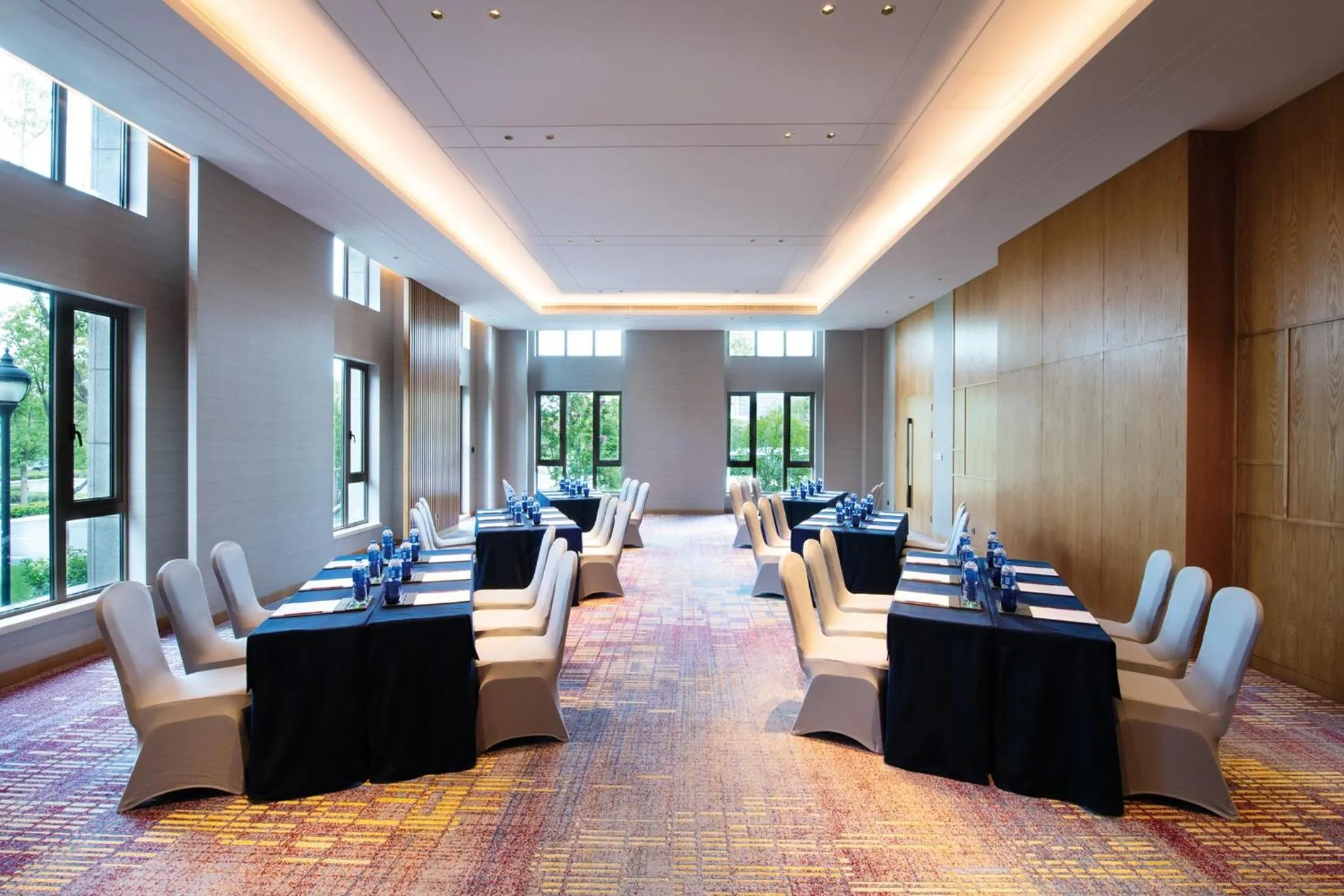 Meeting/conference room in Crowne Plaza Huzhou by IHG