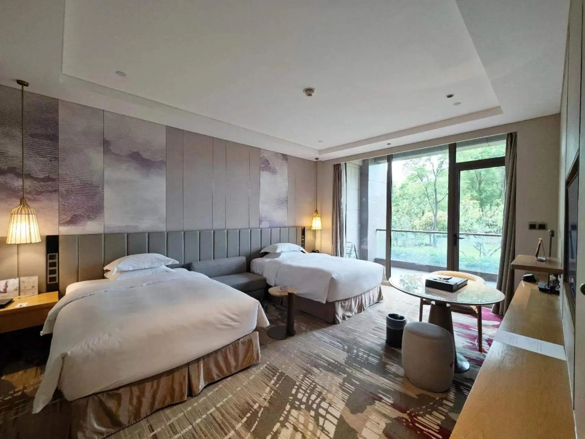 Photo of the whole room, Bed in Crowne Plaza Huzhou by IHG