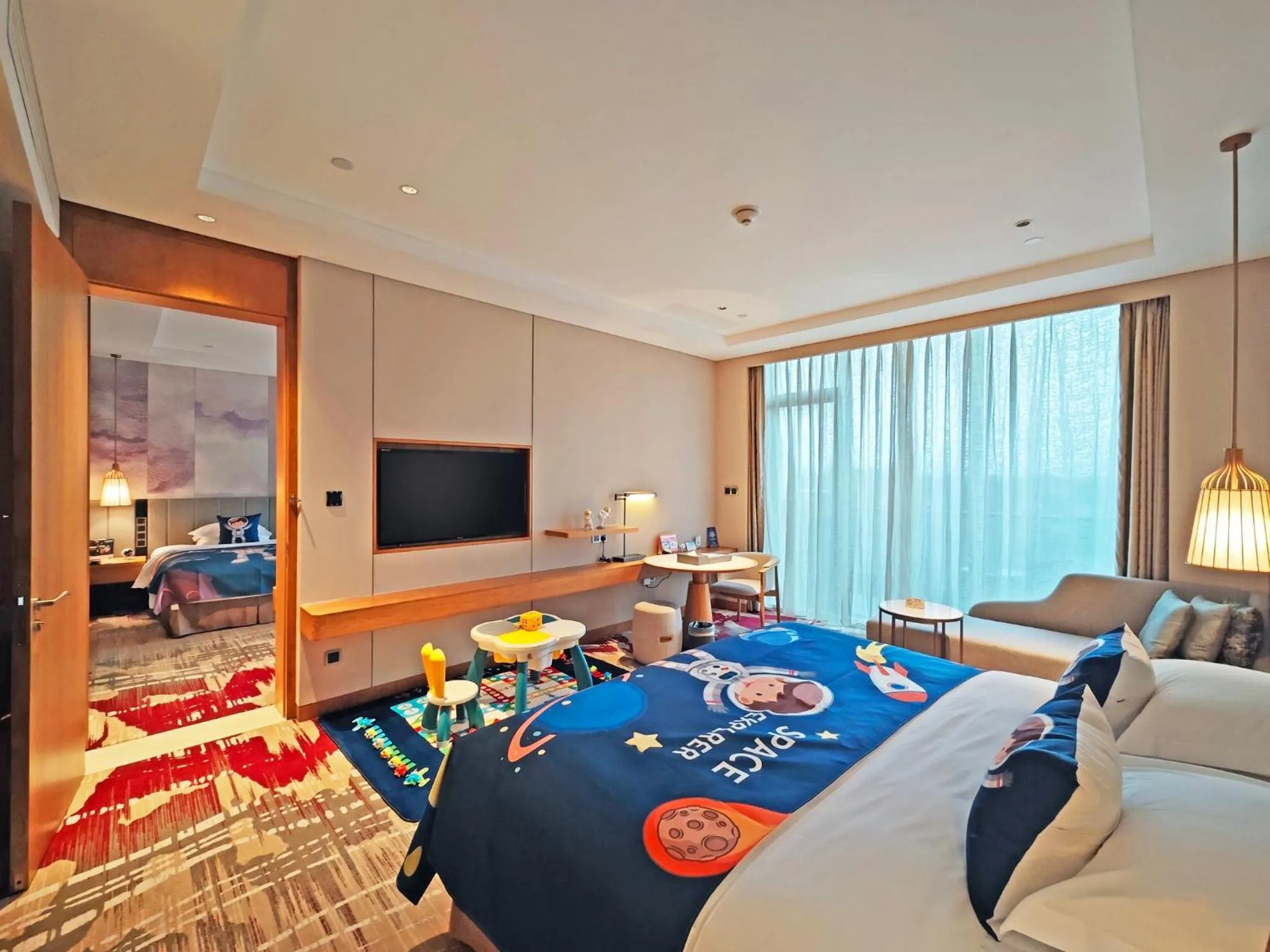 Photo of the whole room, Bed in Crowne Plaza Huzhou by IHG