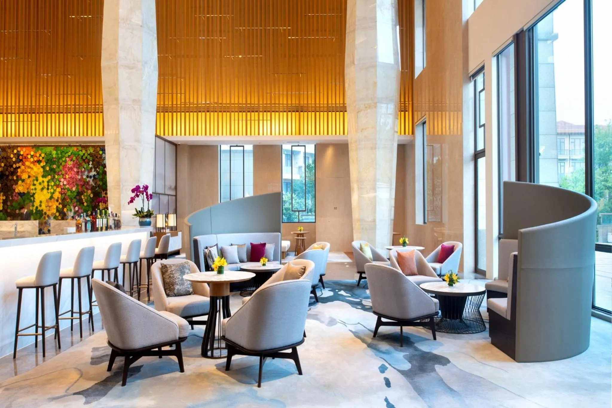 Lounge or bar in Crowne Plaza Huzhou by IHG